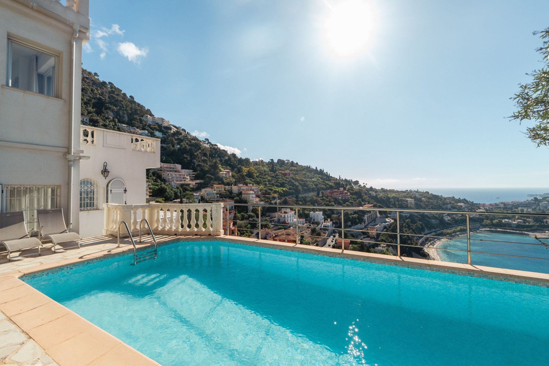 luxury villa 8 Rooms for sale on VILLEFRANCHE SUR MER (06230)