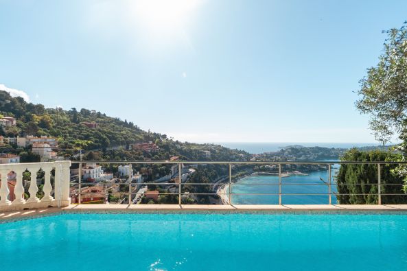 Vente Villa de luxe Villefranche-sur-Mer 8&nbsp;Pièces 260&nbsp;m²