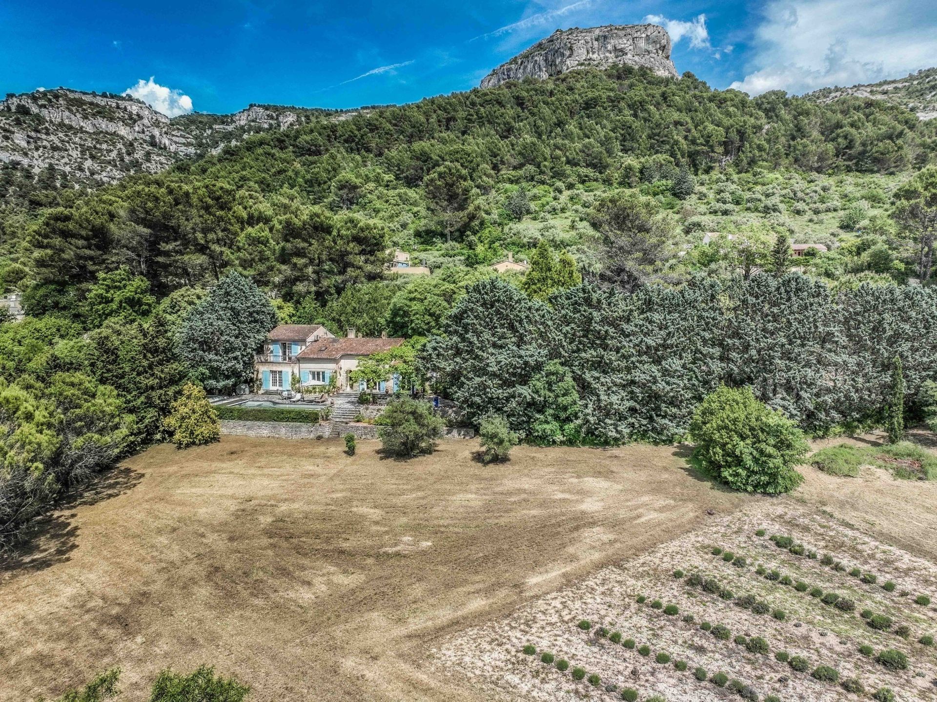maison de luxe 6 Pièces en vente sur FONTAINE DE VAUCLUSE (84800)