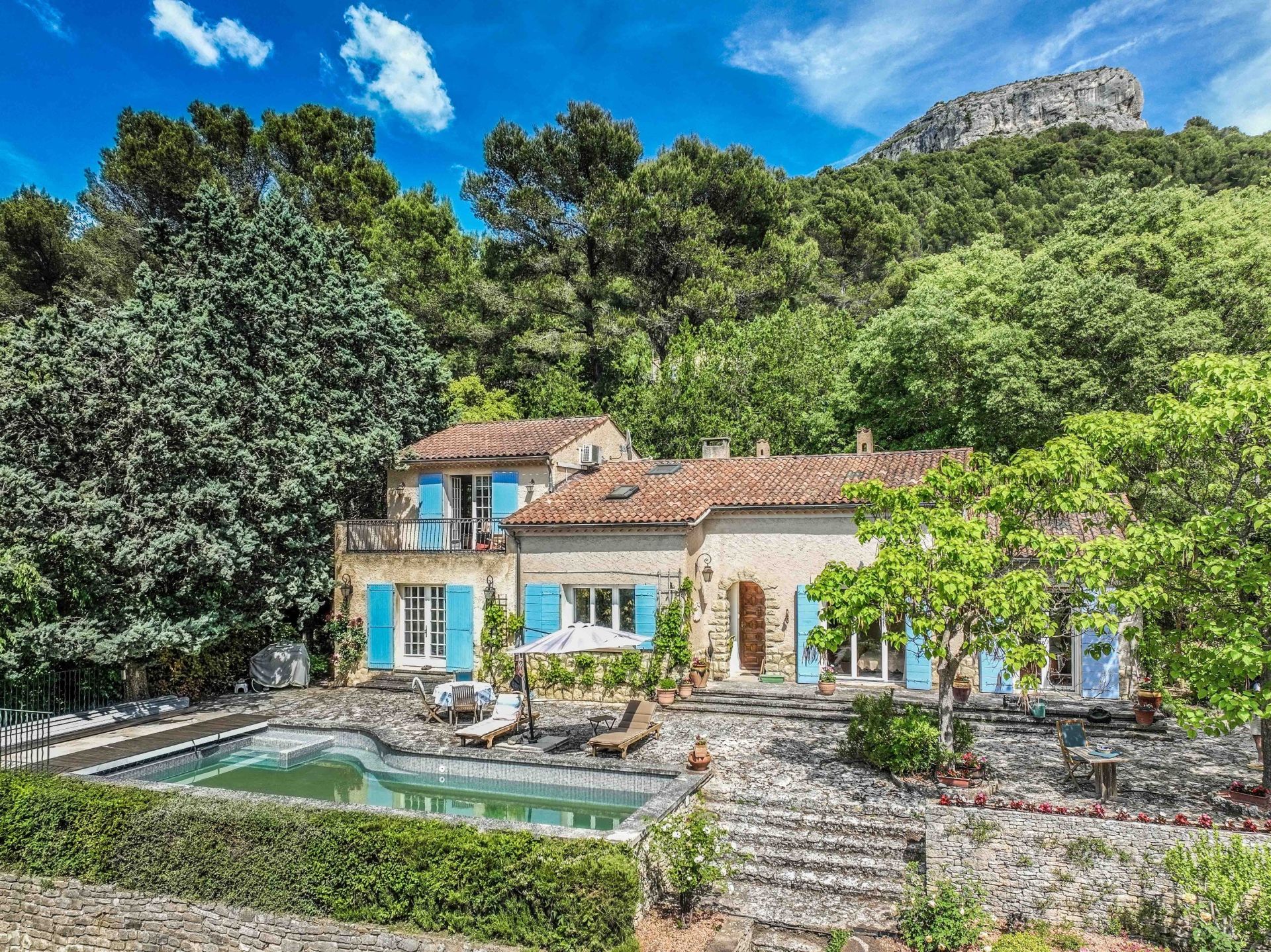 maison de luxe 6 Pièces en vente sur FONTAINE DE VAUCLUSE (84800)