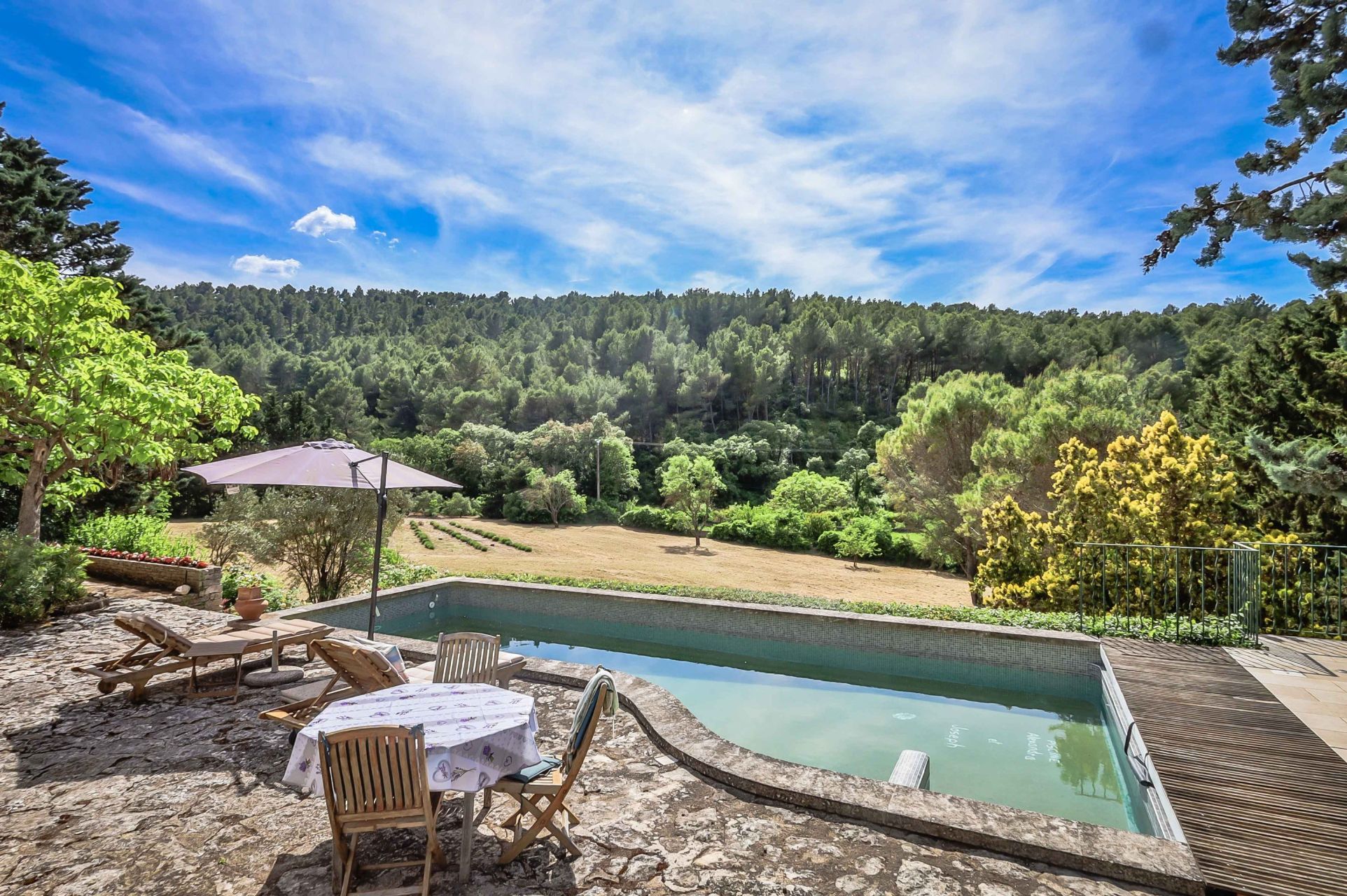 maison de luxe 6 Pièces en vente sur FONTAINE DE VAUCLUSE (84800)