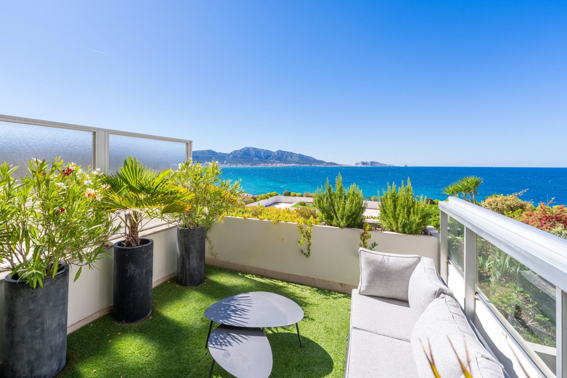 luxury apartment 3 Rooms for sale on MARSEILLE (13007)
