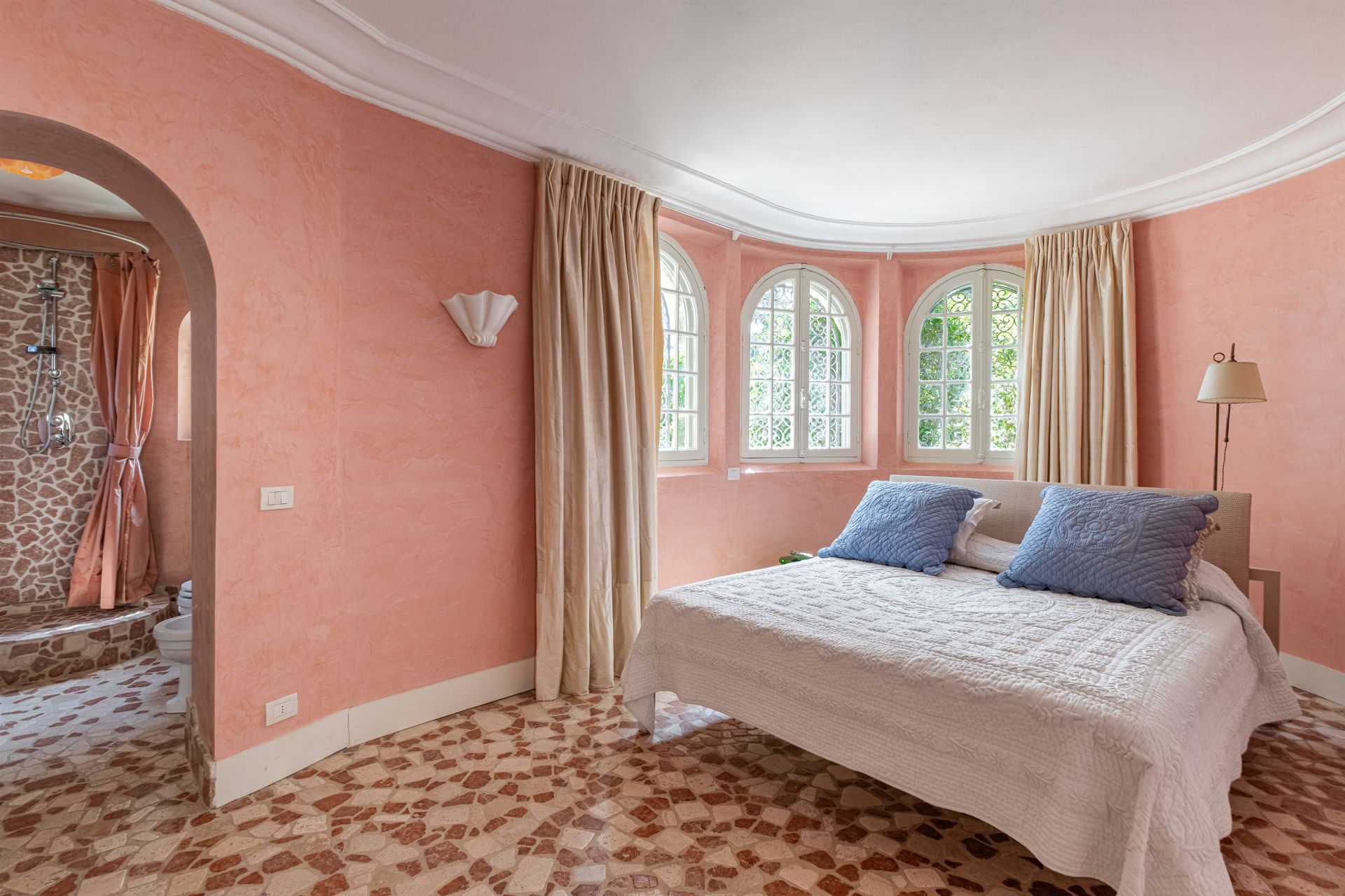 bastide 17 Rooms for sale on VILLEFRANCHE SUR MER (06230)