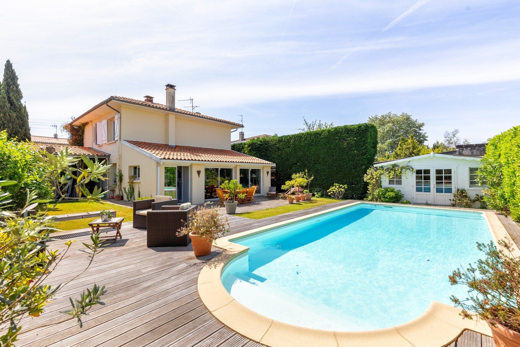 luxury house 7 Rooms for sale on LE BOUSCAT (33110)