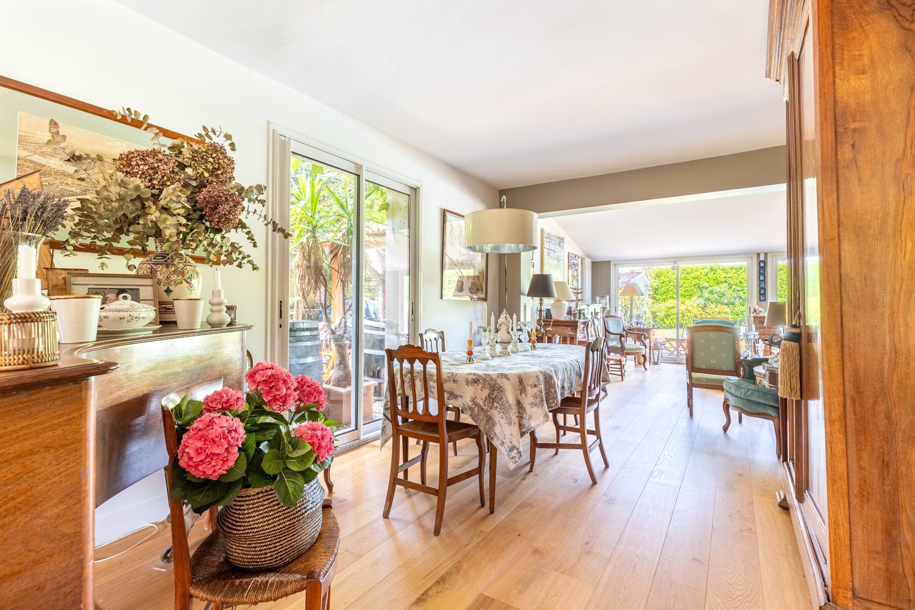 luxury house 7 Rooms for sale on LE BOUSCAT (33110)