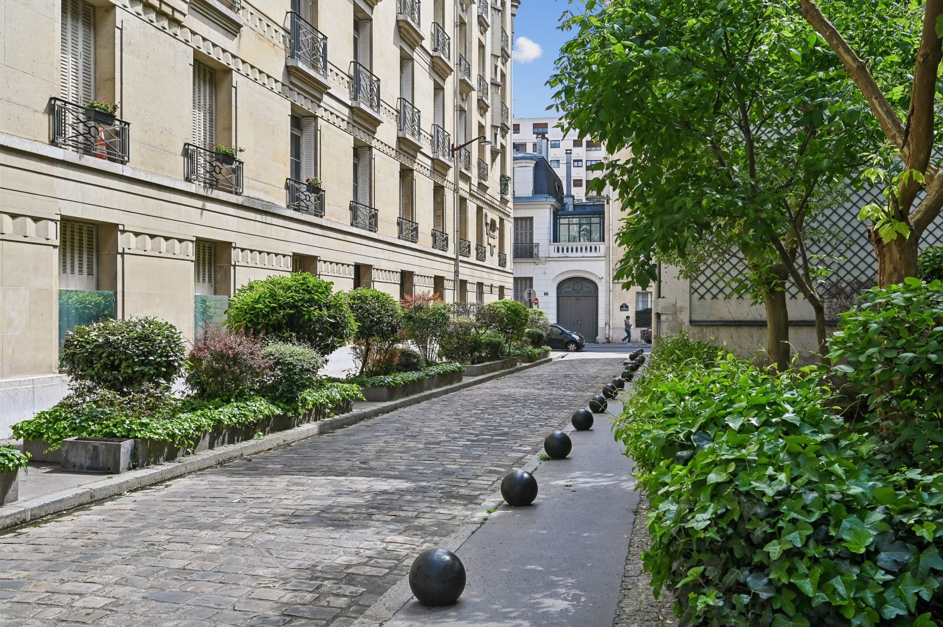 luxury apartment 2 Rooms for sale on PARIS (75016)