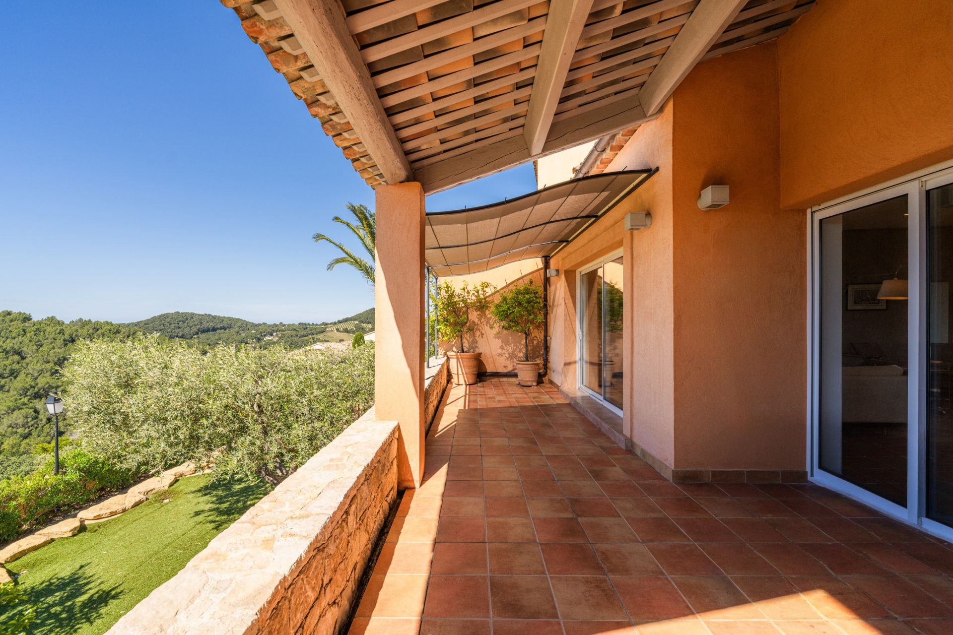 luxury house 5 Rooms for sale on ST CYR SUR MER (83270)