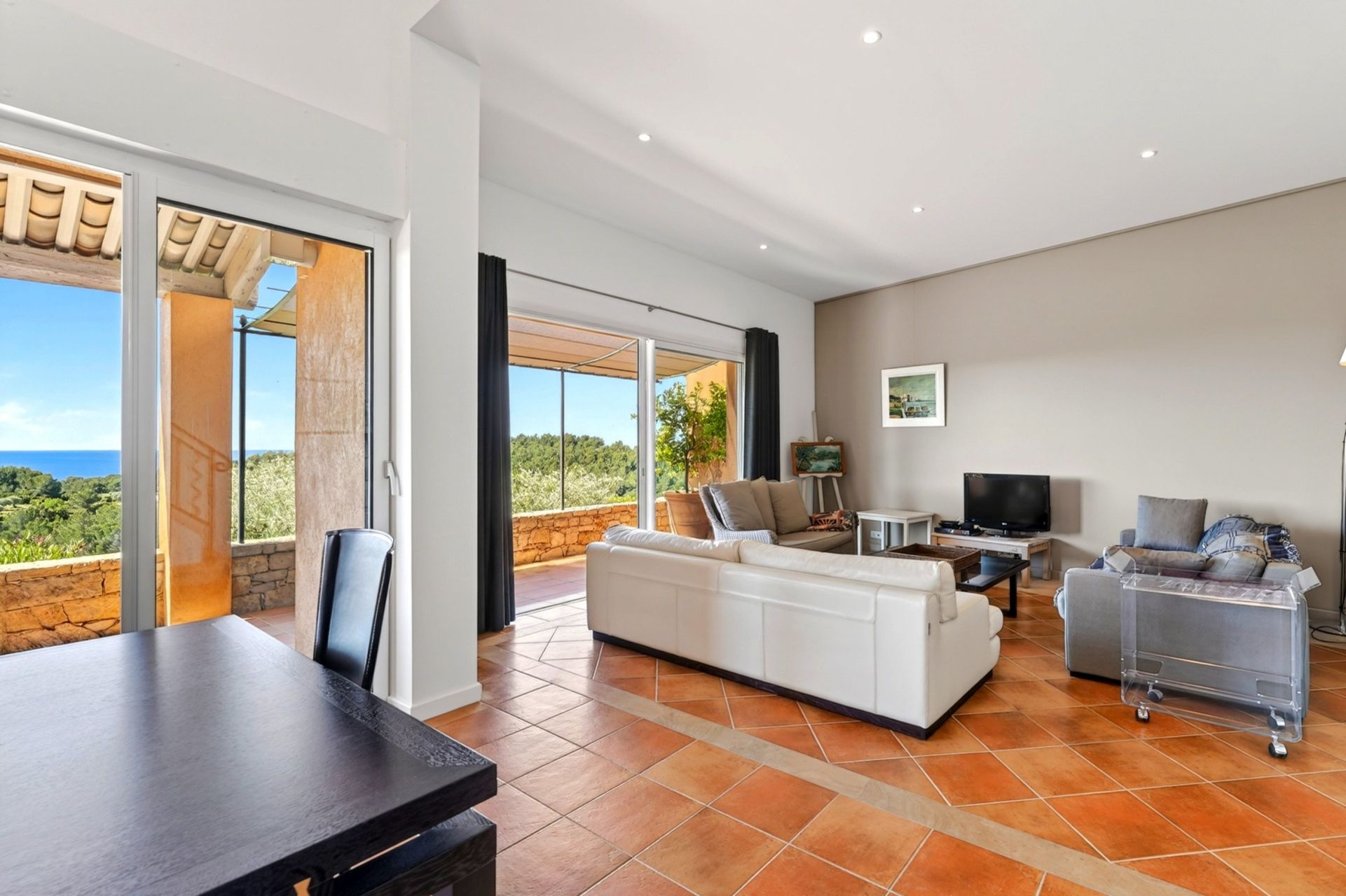 luxury house 5 Rooms for sale on ST CYR SUR MER (83270)