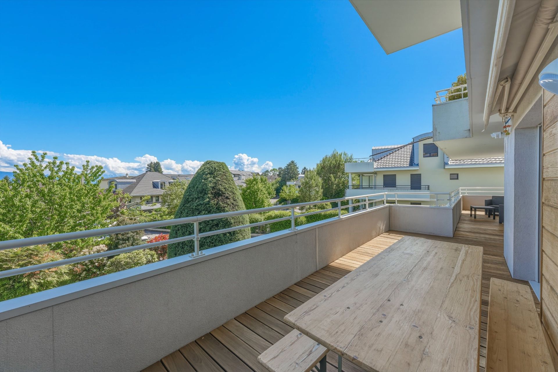 luxury apartment 5 Rooms for sale on DIVONNE LES BAINS (01220)