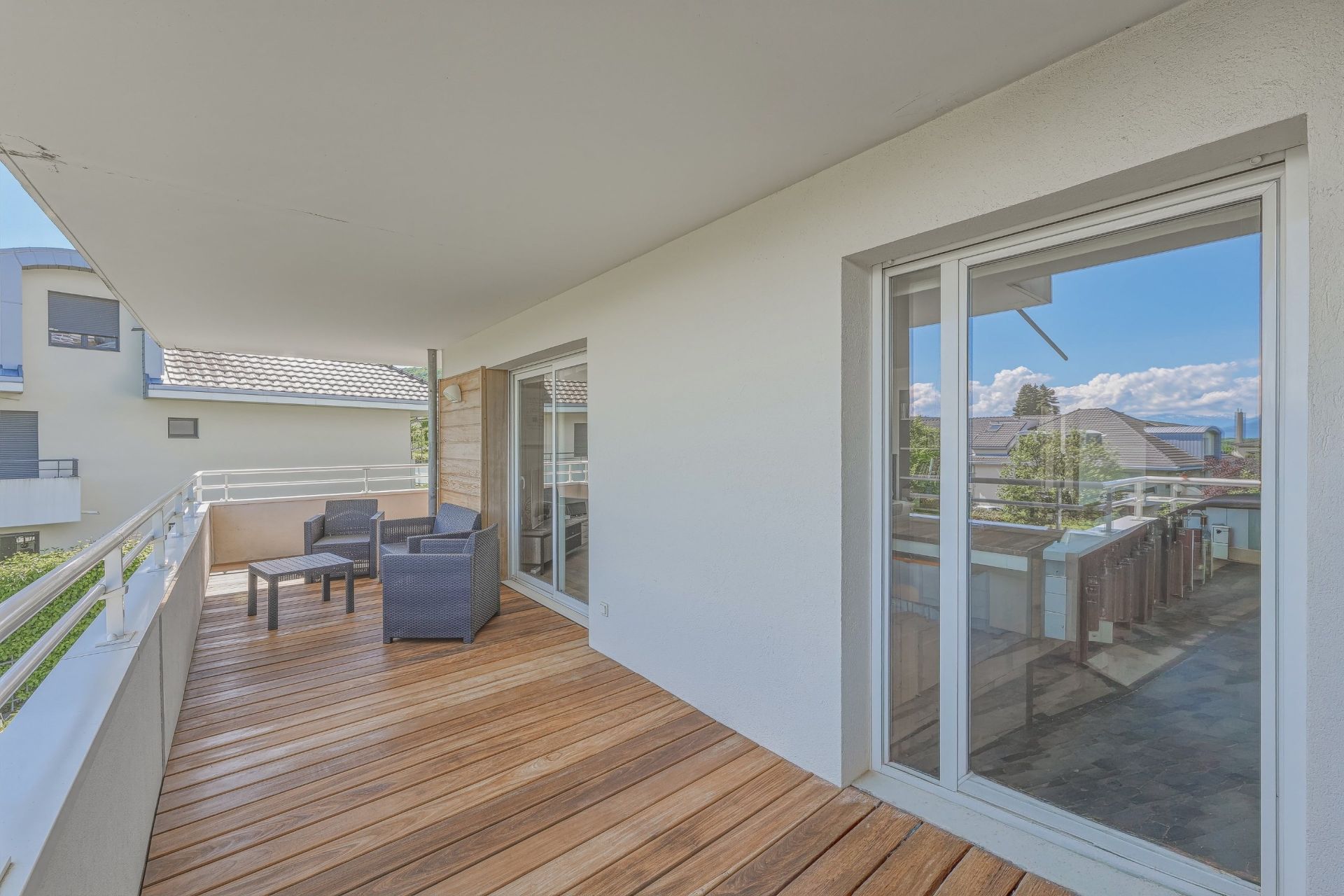 luxury apartment 5 Rooms for sale on DIVONNE LES BAINS (01220)