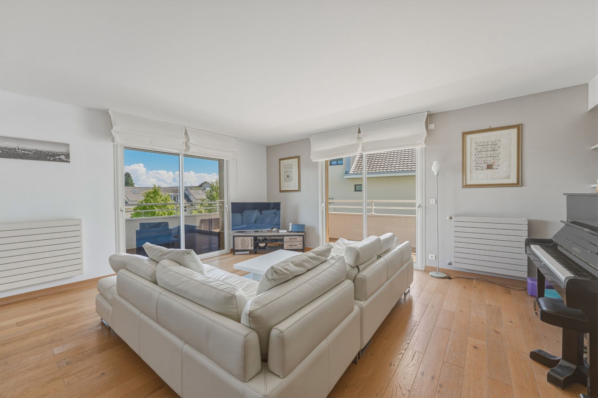 luxury apartment 5 Rooms for sale on DIVONNE LES BAINS (01220)