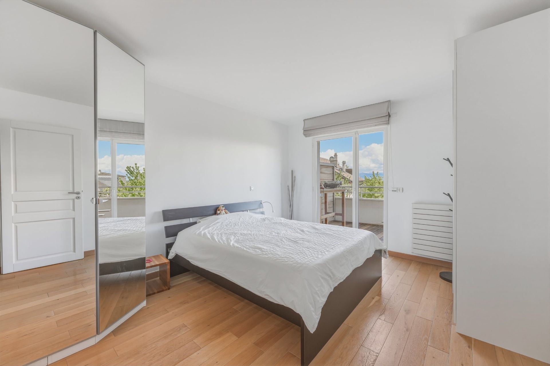 luxury apartment 5 Rooms for sale on DIVONNE LES BAINS (01220)