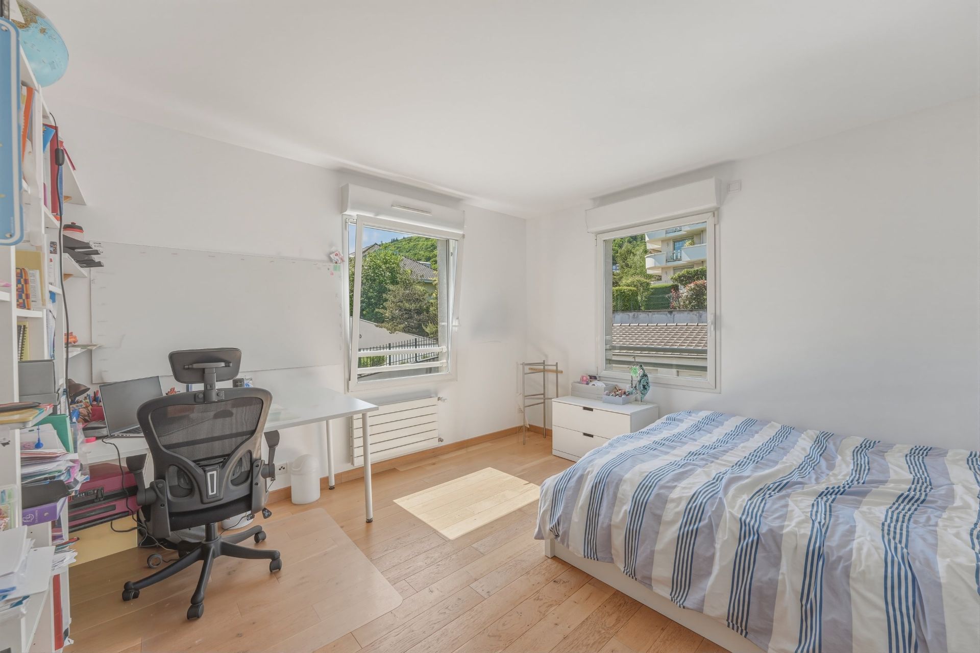 luxury apartment 5 Rooms for sale on DIVONNE LES BAINS (01220)