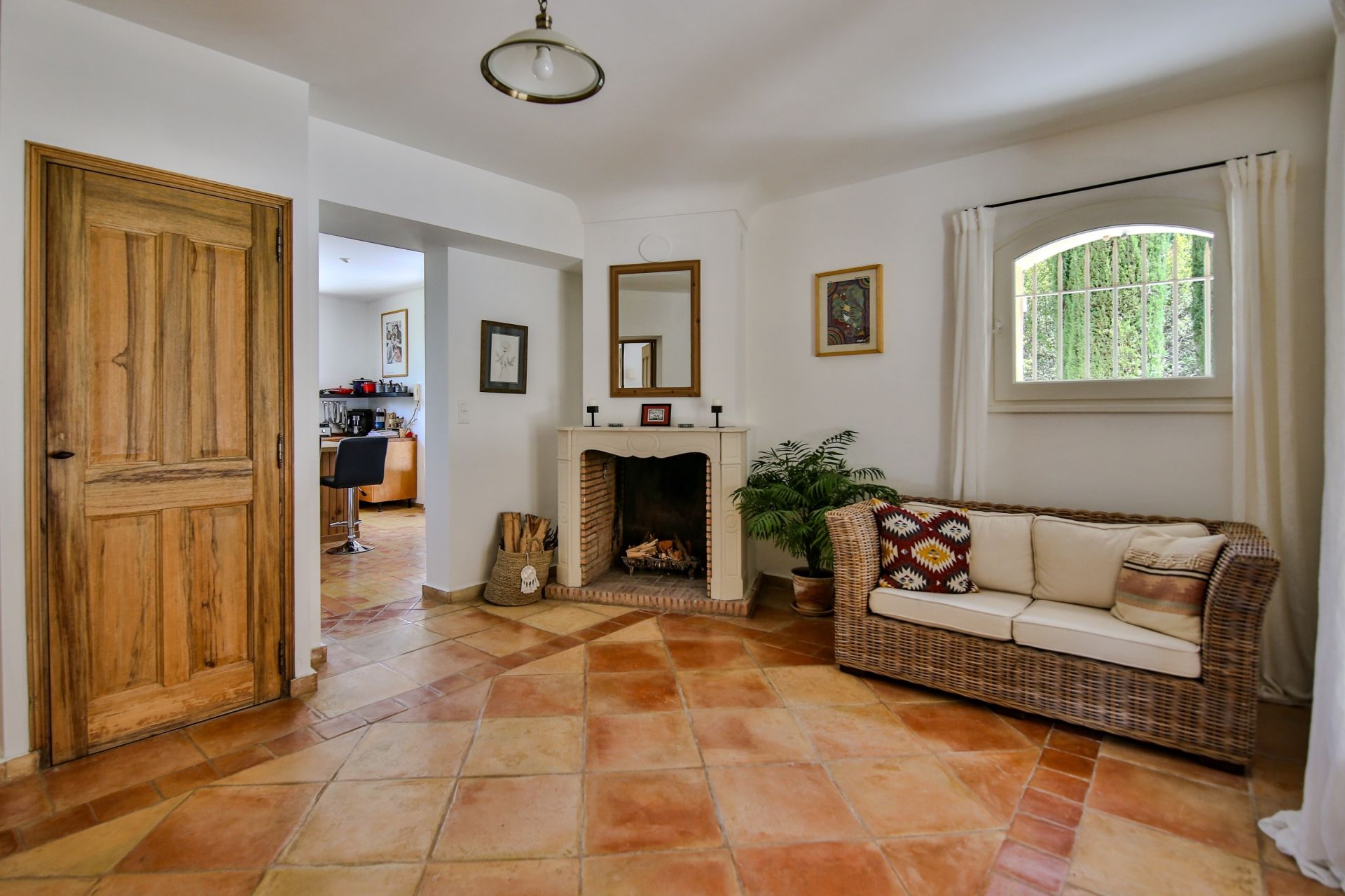 luxury house 10 Rooms for sale on APT (84400)