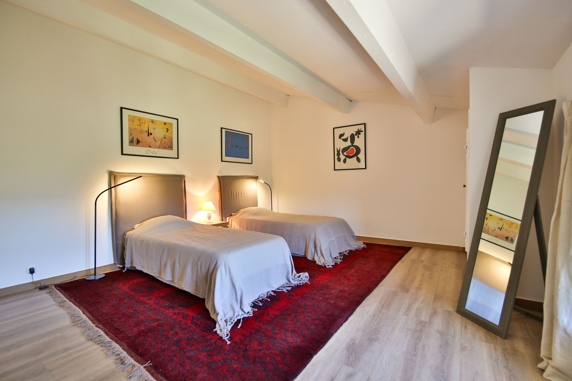 luxury house 10 Rooms for sale on APT (84400)