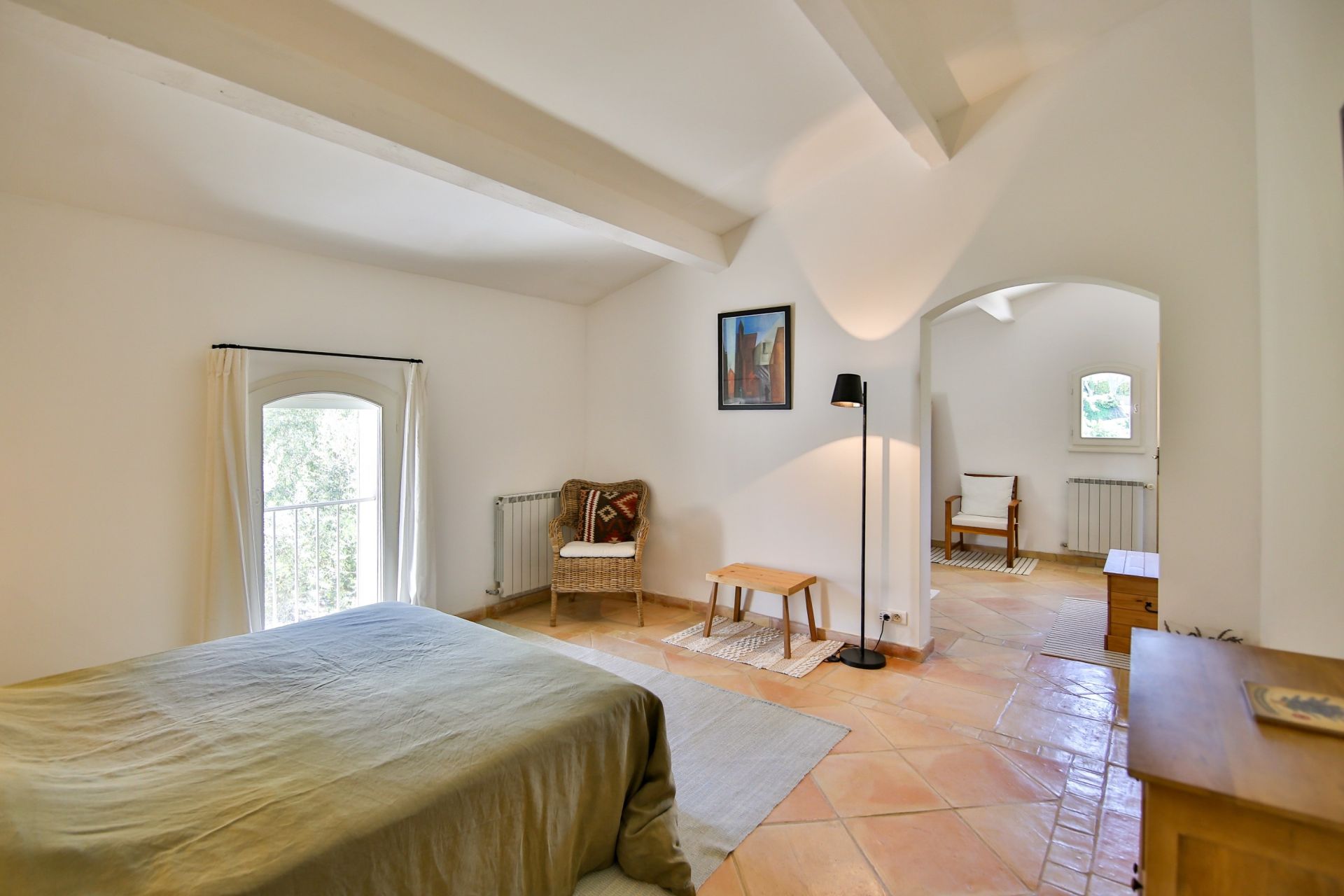 luxury house 10 Rooms for sale on APT (84400)