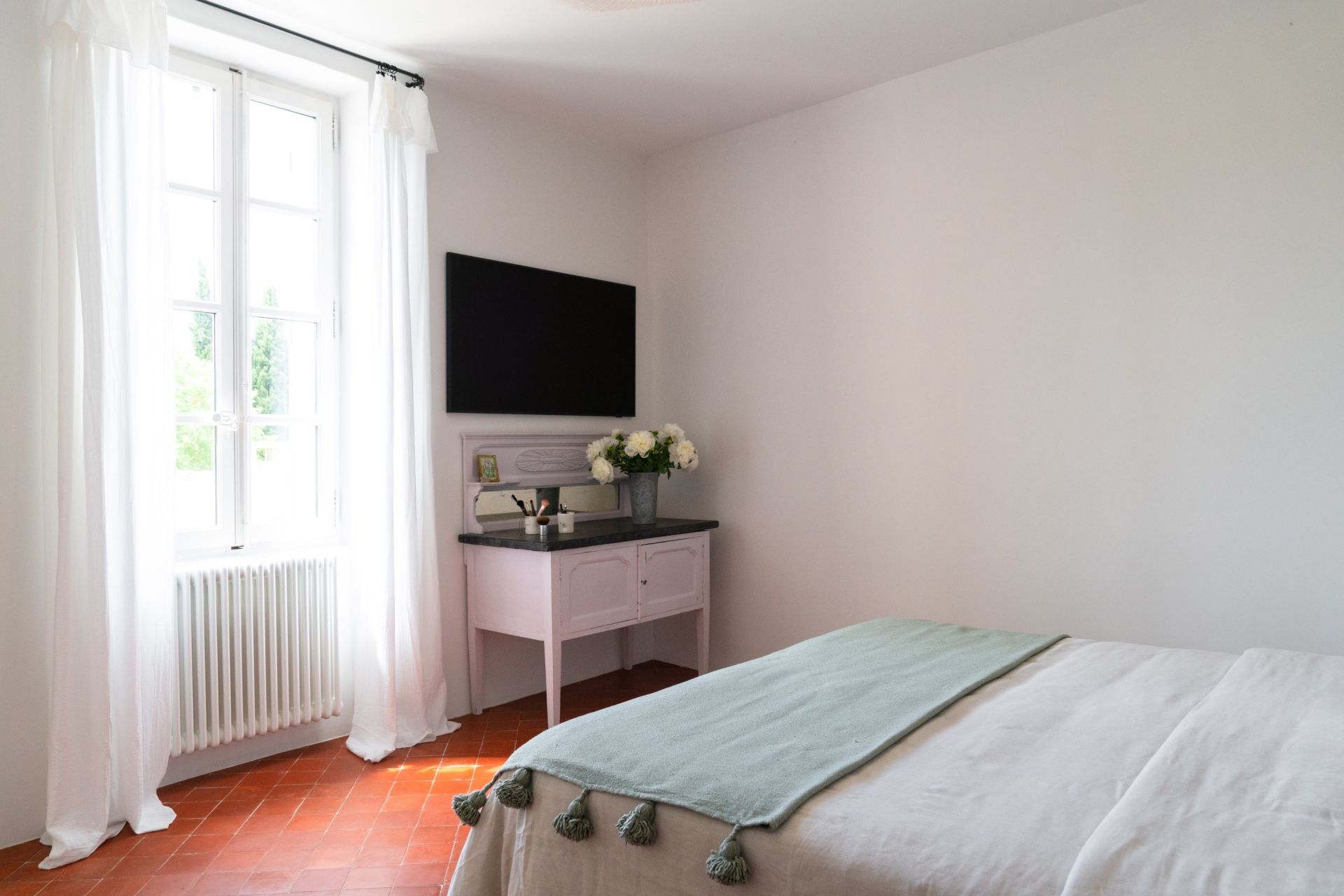 luxury house 4 Rooms for sale on ST REMY DE PROVENCE (13210)