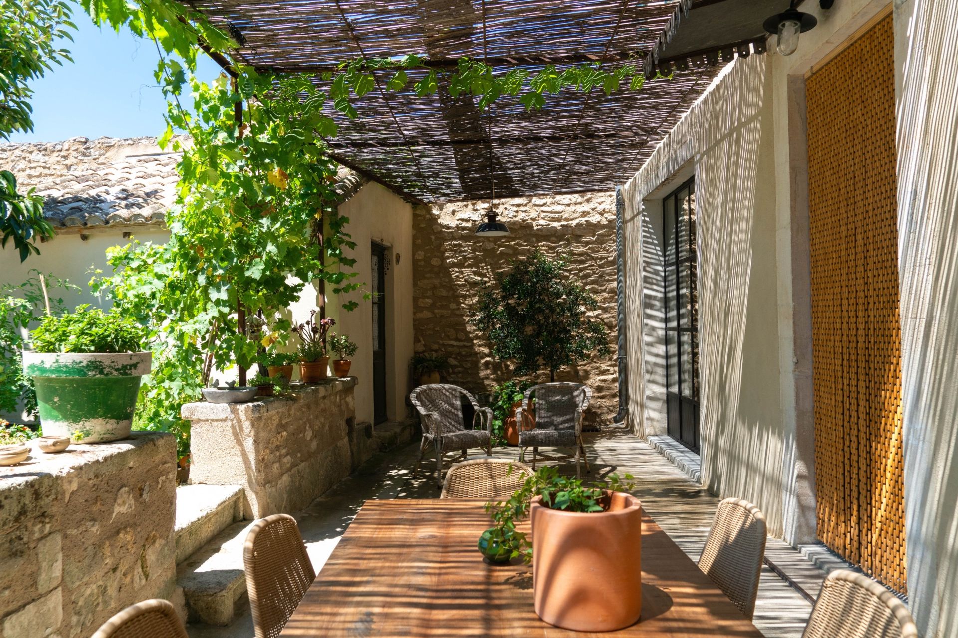 luxury house 4 Rooms for sale on ST REMY DE PROVENCE (13210)