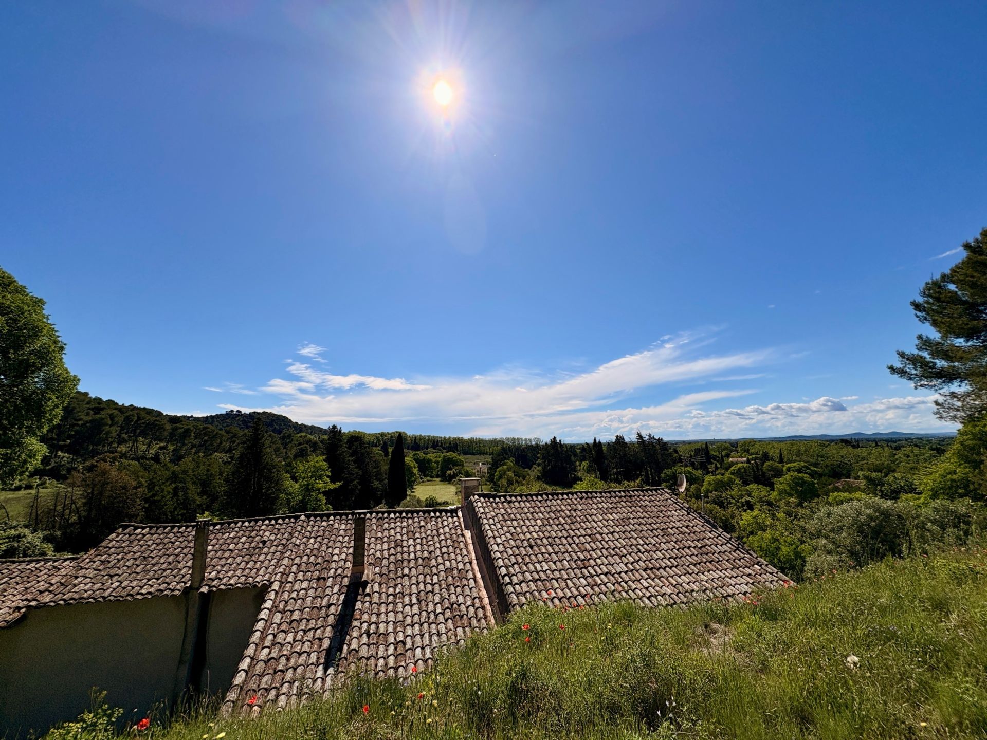 luxury house 8 Rooms for sale on ST ETIENNE DU GRES (13103)