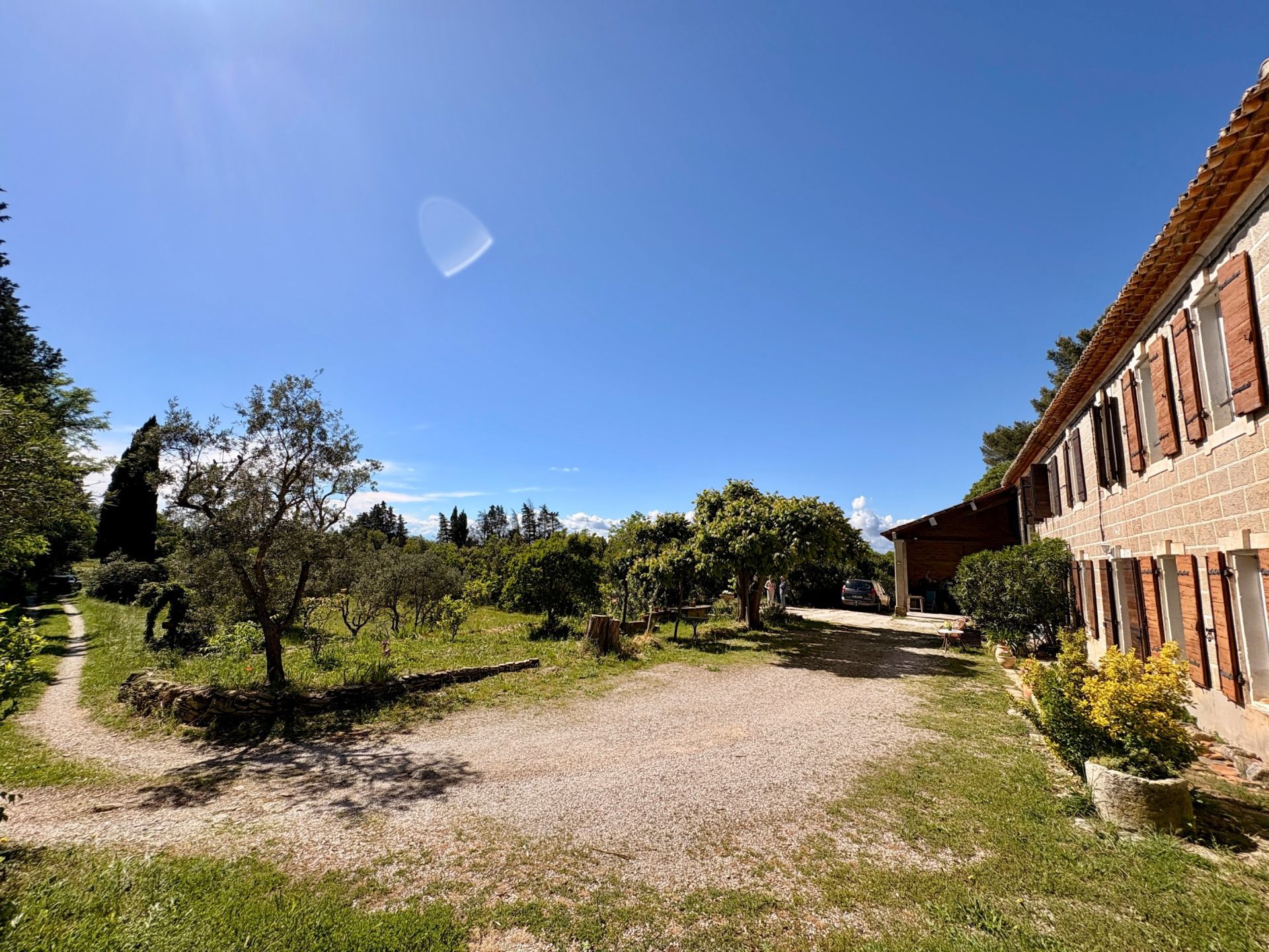 luxury house 8 Rooms for sale on ST ETIENNE DU GRES (13103)