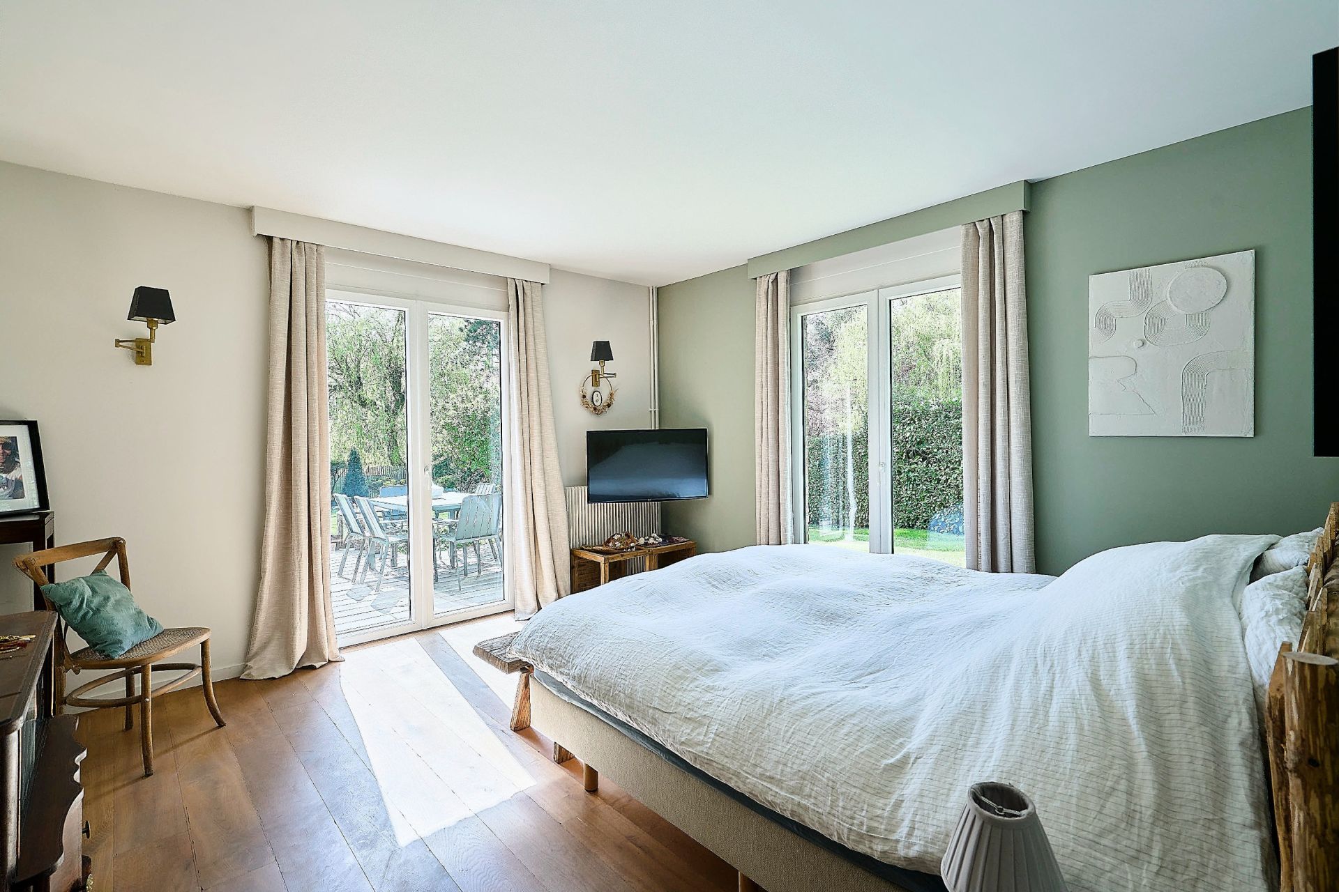 luxury house 8 Rooms for sale on CROIX (59170)