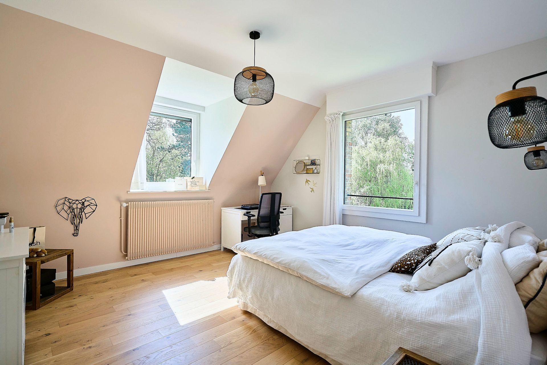 luxury house 8 Rooms for sale on CROIX (59170)