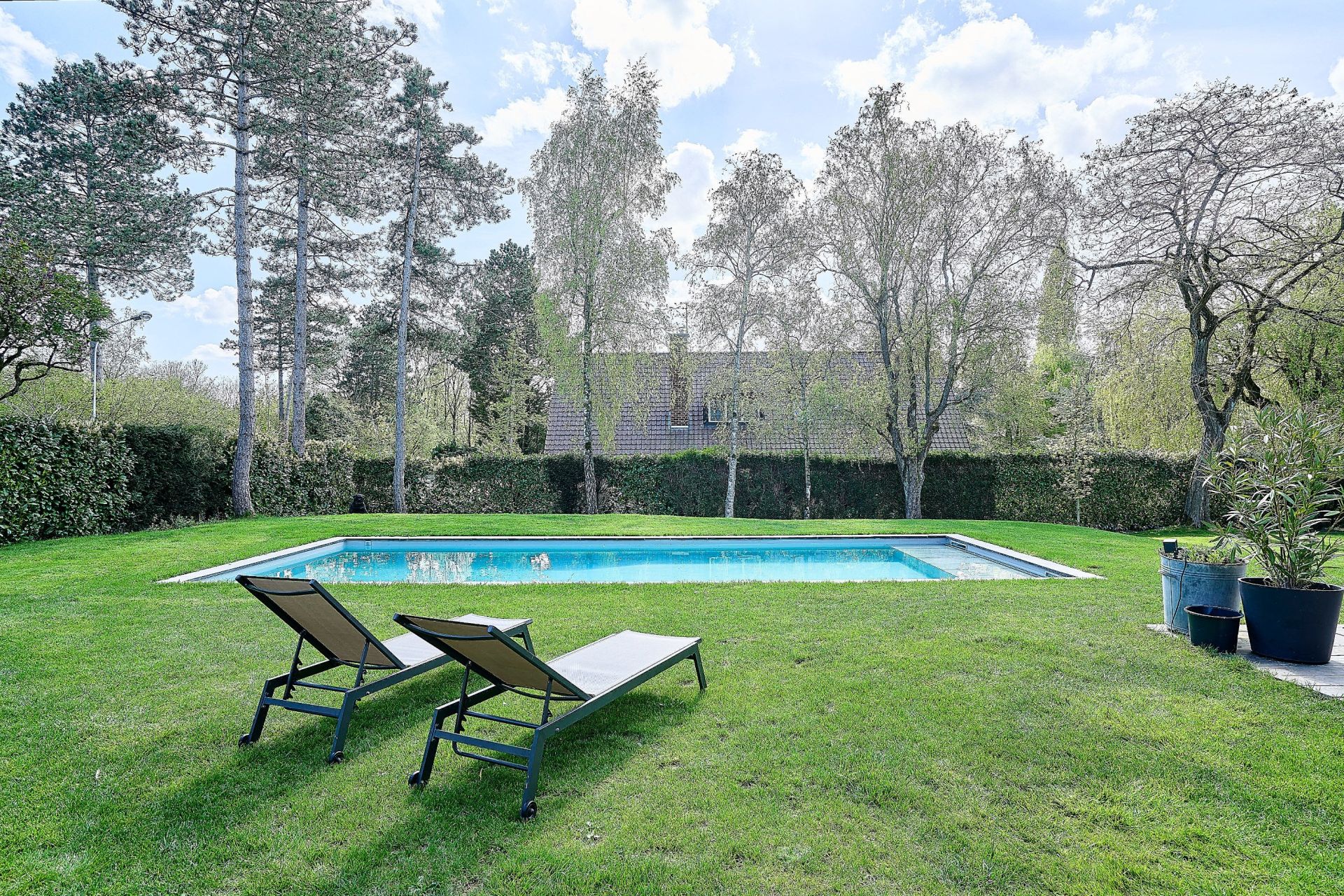 luxury house 8 Rooms for sale on CROIX (59170)