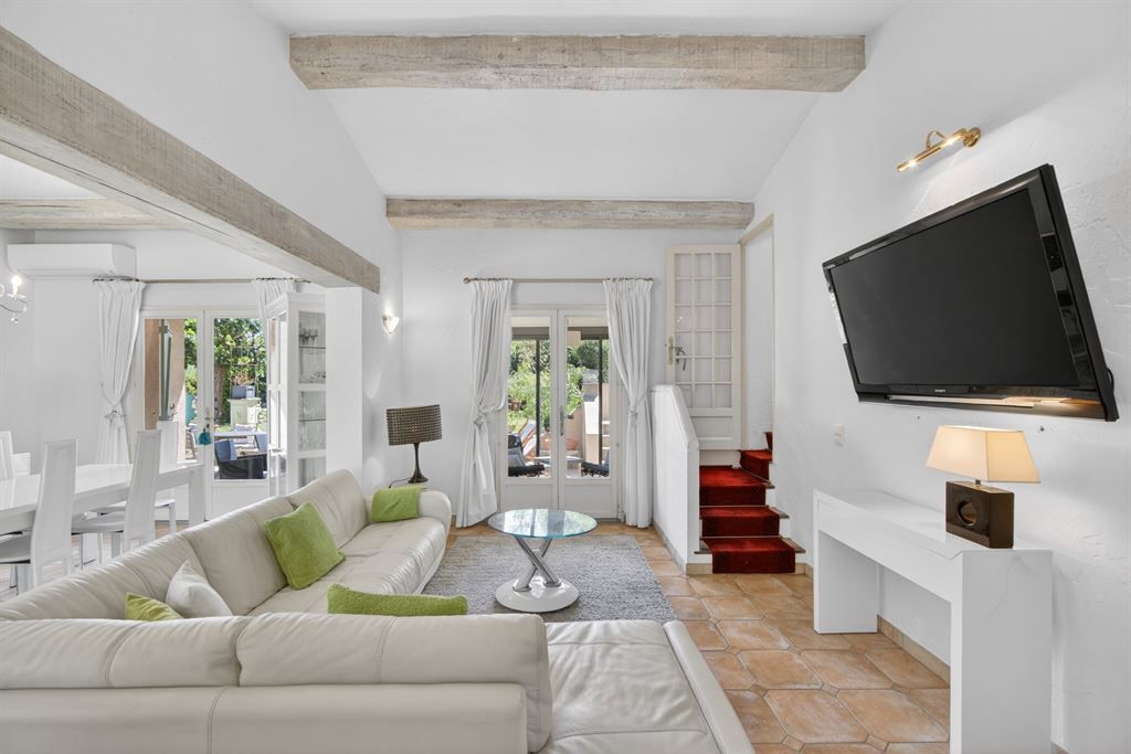 luxury villa 5 Rooms for sale on PEYMEINADE (06530)