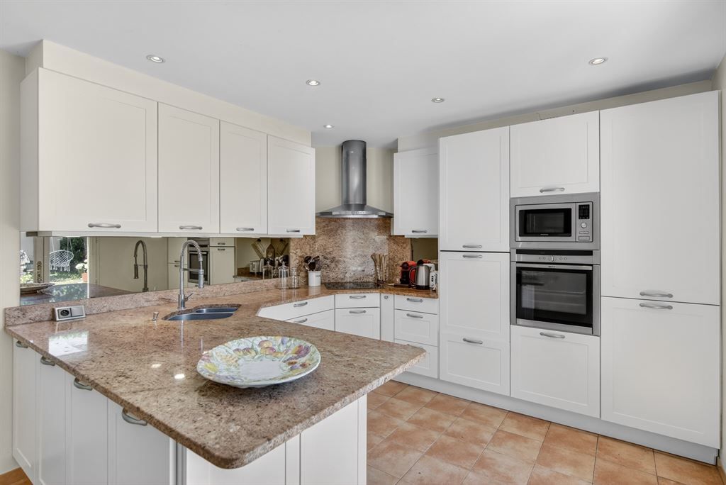 luxury villa 5 Rooms for sale on PEYMEINADE (06530)
