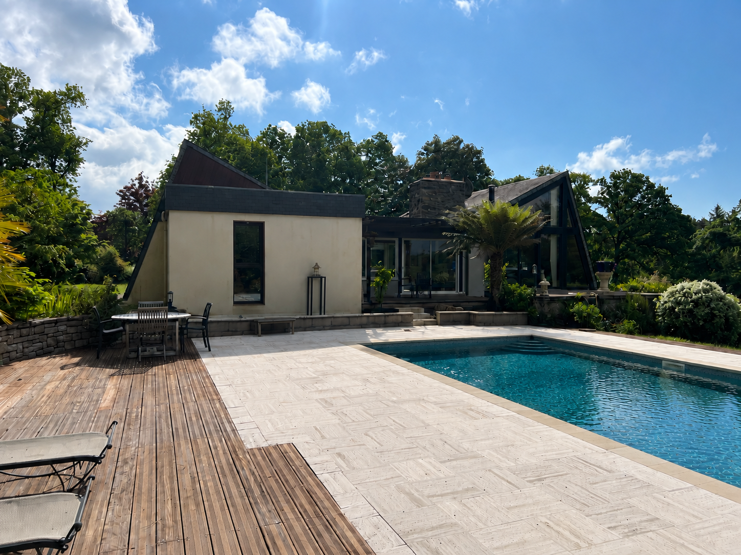 luxury property 10 Rooms for sale on PLOMELIN (29700)