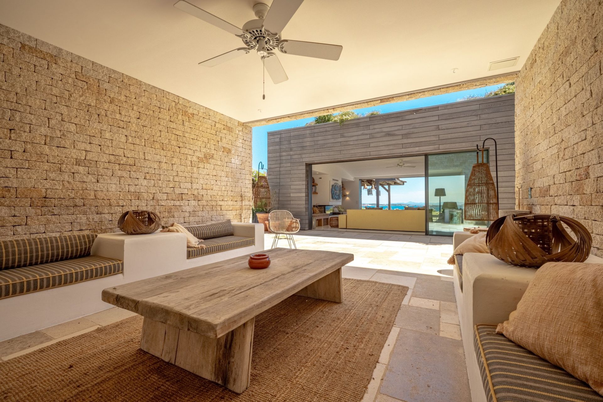 villa de luxe 12 Pièces en location saisonnière sur BONIFACIO (20169)