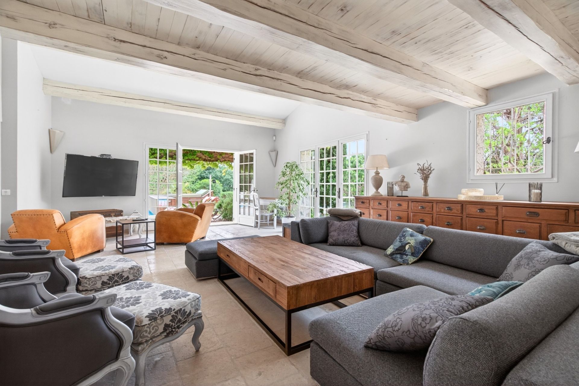 luxury house 11 Rooms for sale on ST CYR SUR MER (83270)