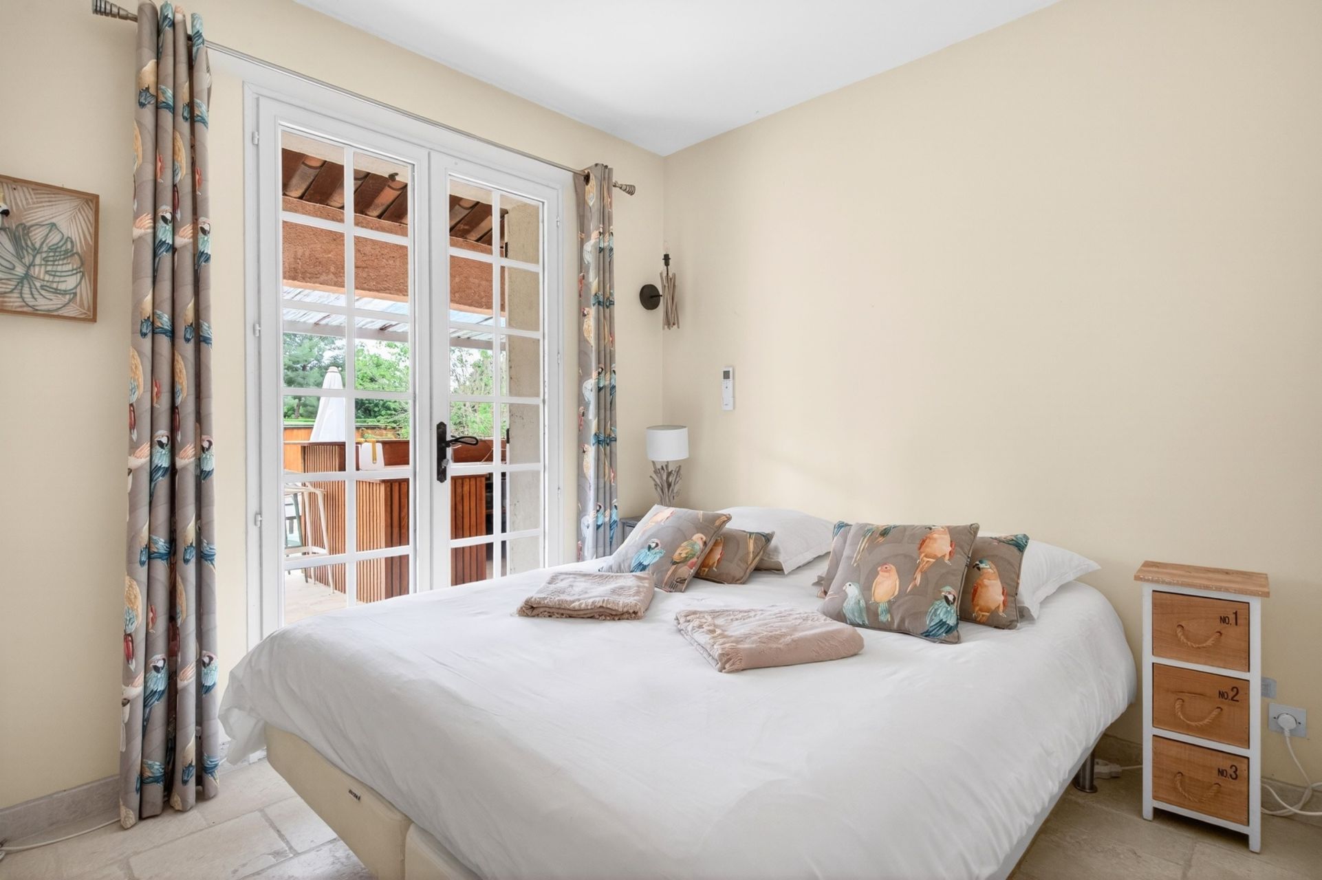 luxury house 11 Rooms for sale on ST CYR SUR MER (83270)