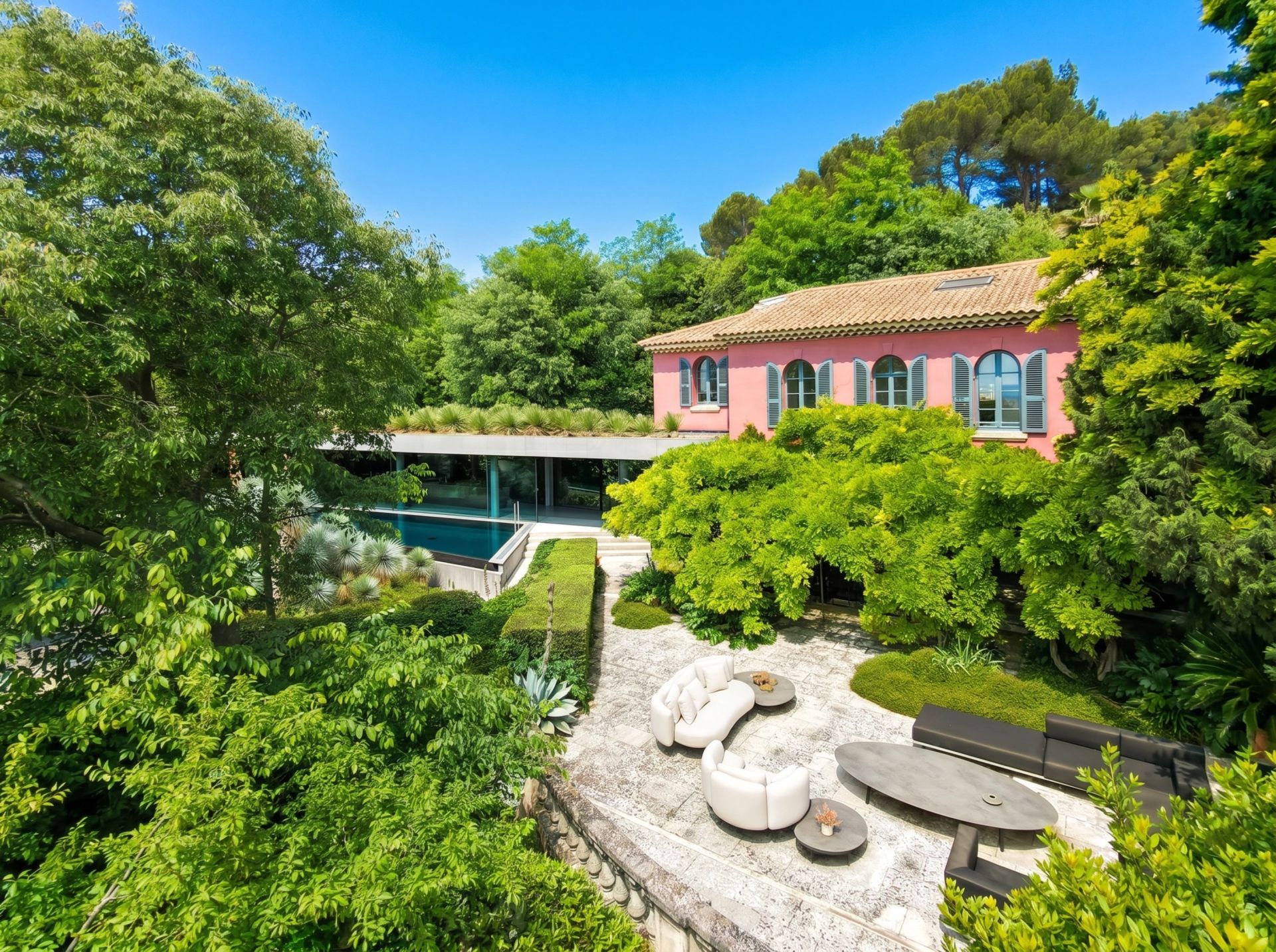 maison d'architecte 10 Pièces en vente sur VILLENEUVE LES AVIGNON (30400)