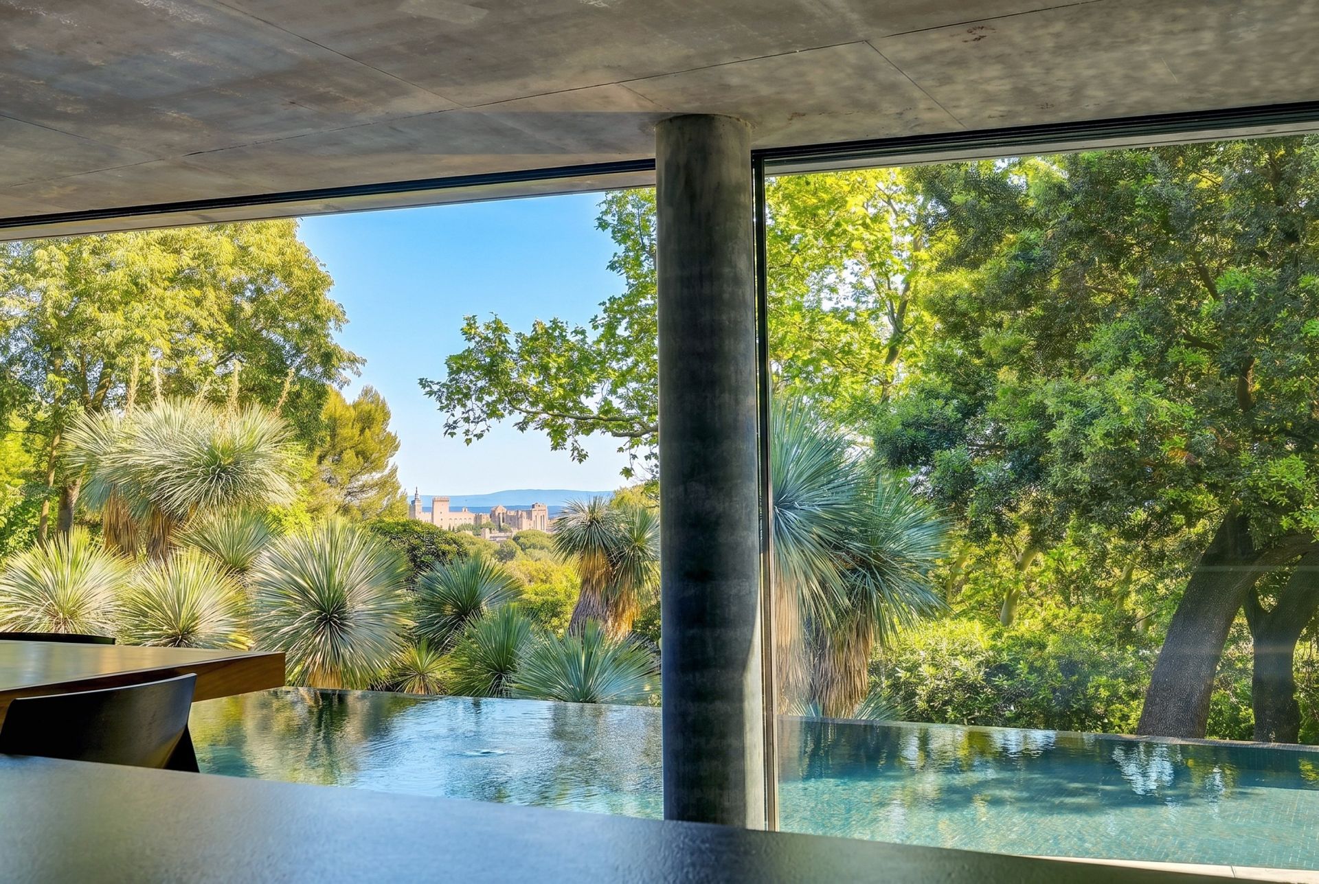 maison d'architecte 10 Pièces en vente sur VILLENEUVE LES AVIGNON (30400)