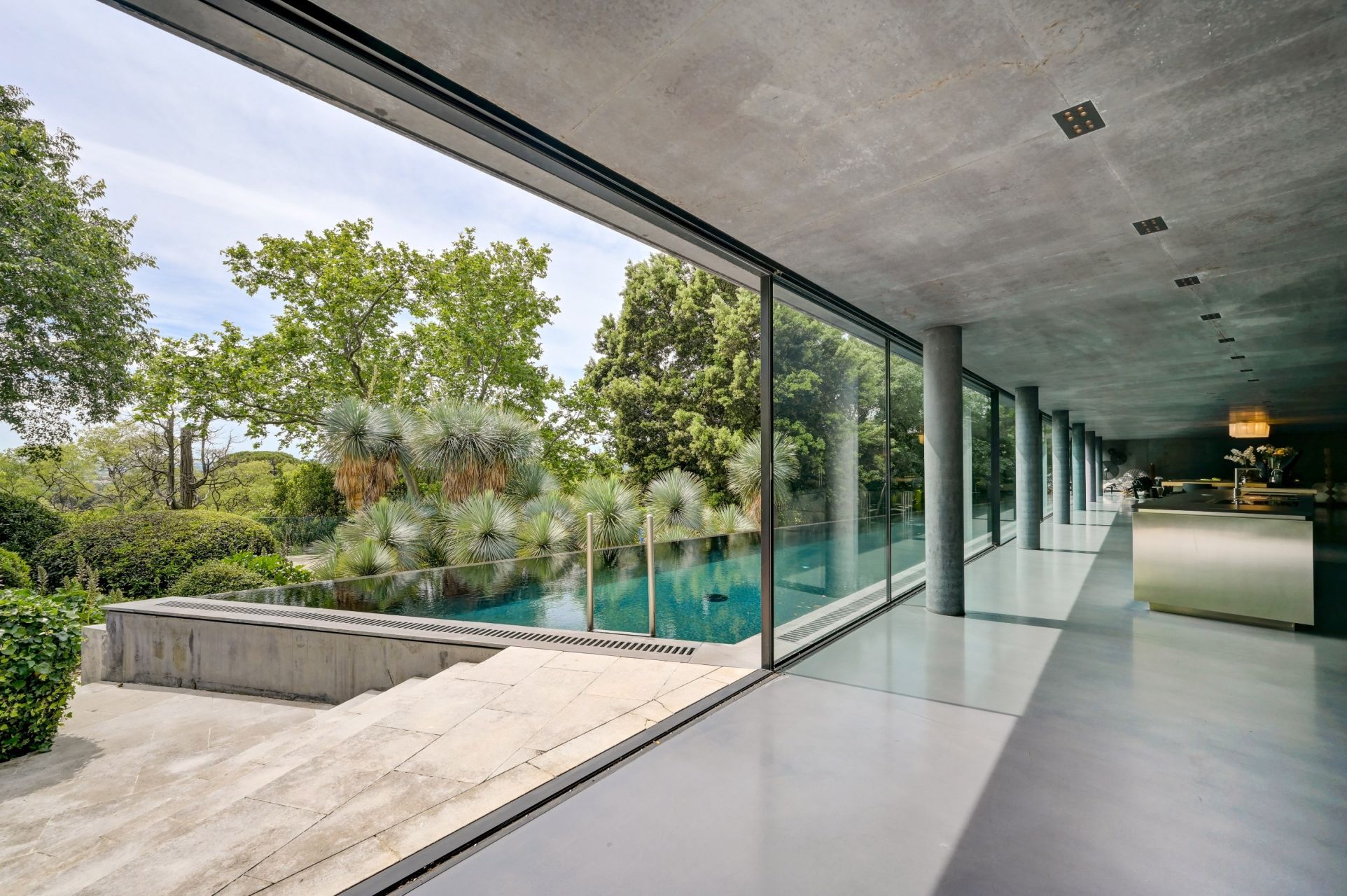maison d'architecte 10 Pièces en vente sur VILLENEUVE LES AVIGNON (30400)