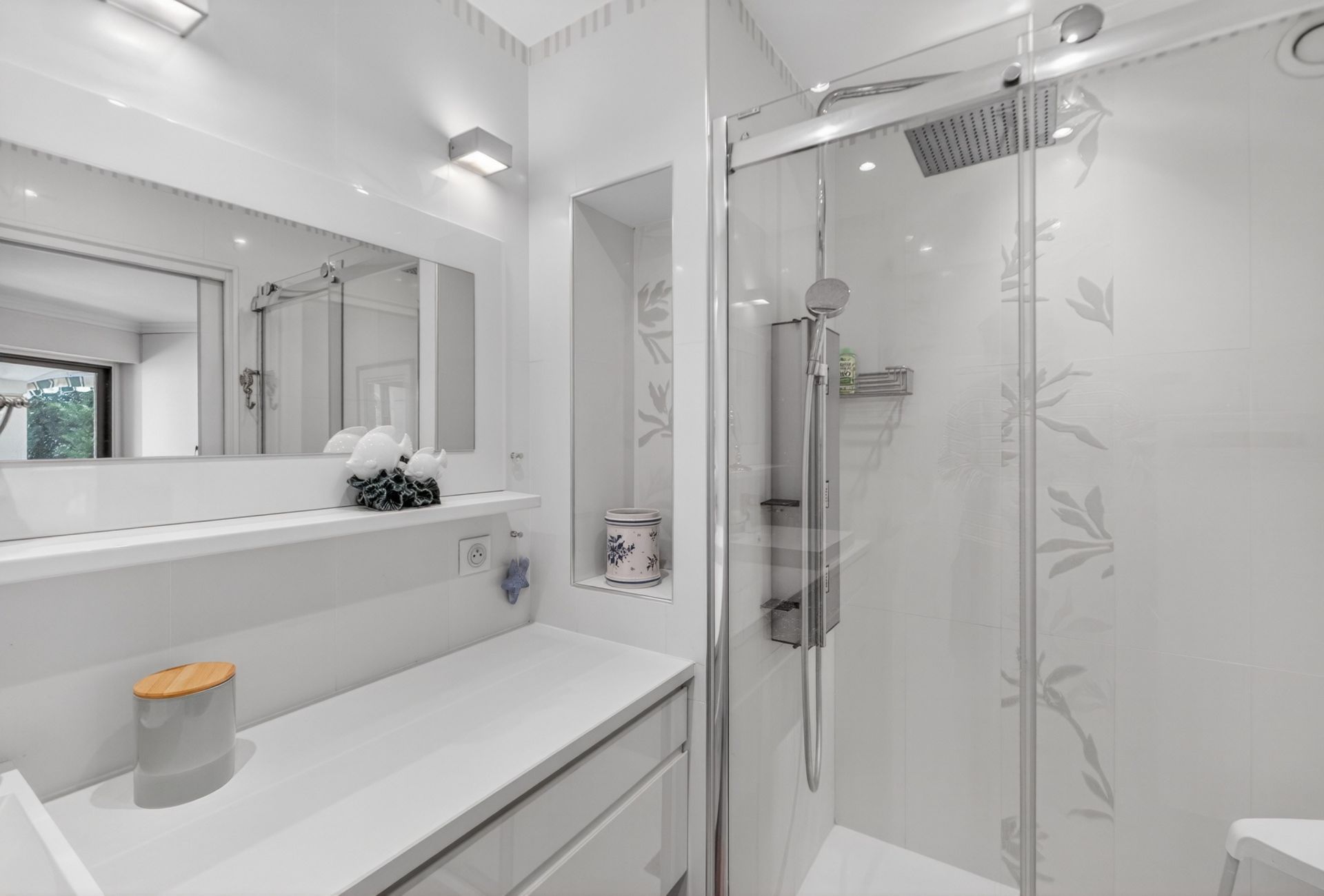 luxury apartment 3 Rooms for sale on MANDELIEU LA NAPOULE (06210)