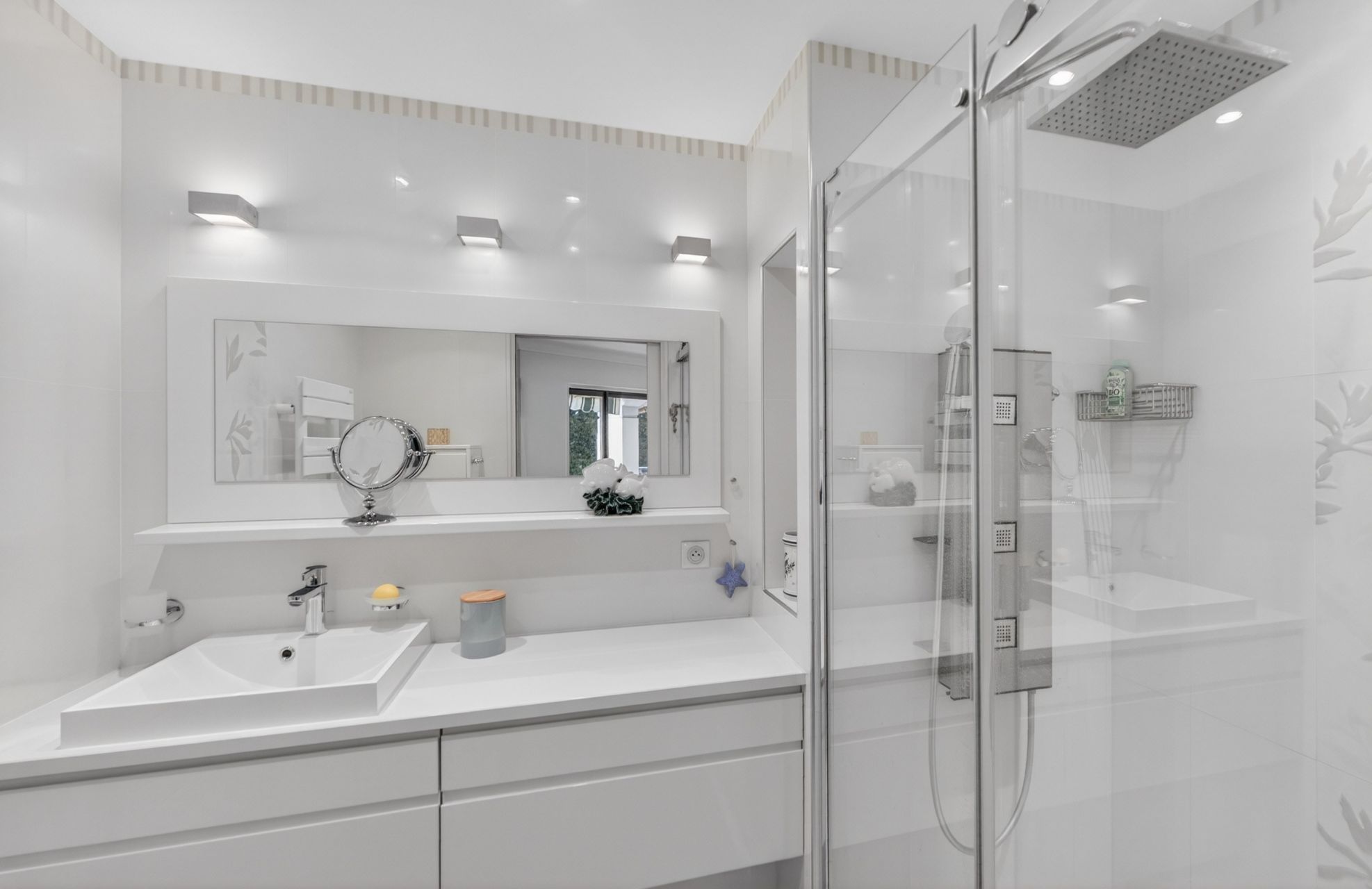 luxury apartment 3 Rooms for sale on MANDELIEU LA NAPOULE (06210)