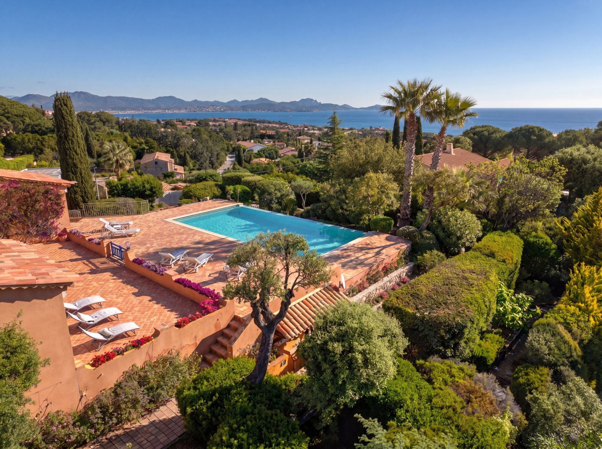 villa de luxe 5 Pièces en vente sur ST AYGULF (83370)