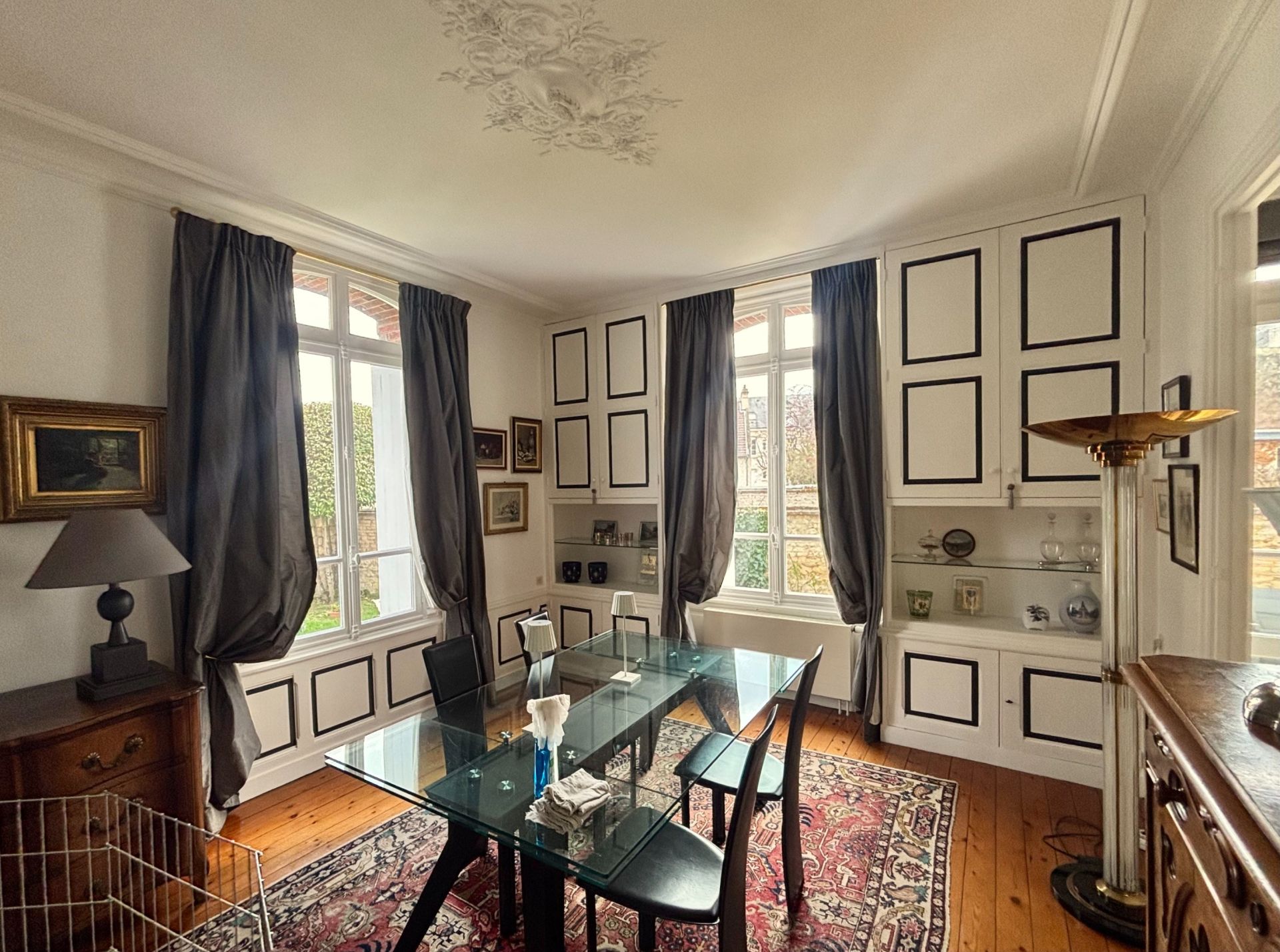 luxury house 8 Rooms for sale on CAEN (14000)