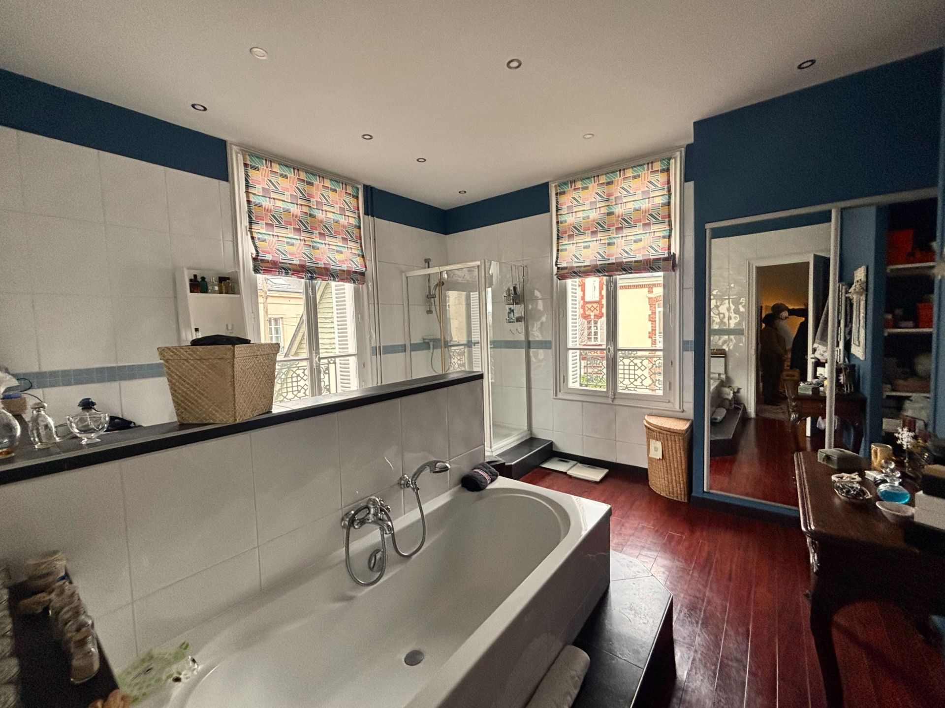 luxury house 8 Rooms for sale on CAEN (14000)