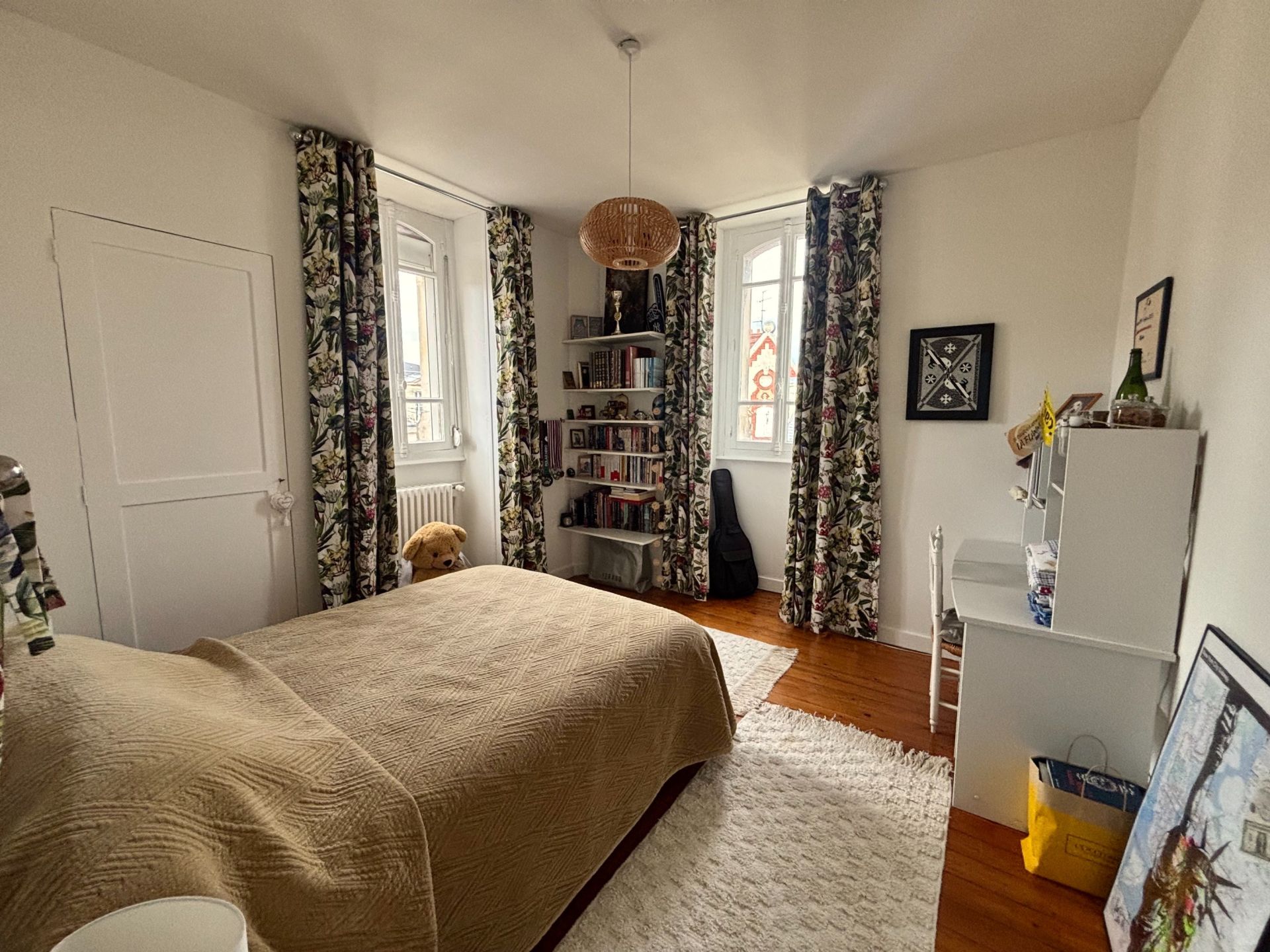 luxury house 8 Rooms for sale on CAEN (14000)