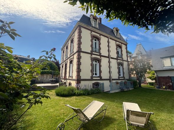 Sale Luxury house Caen 8&nbsp;Rooms 245&nbsp;m²