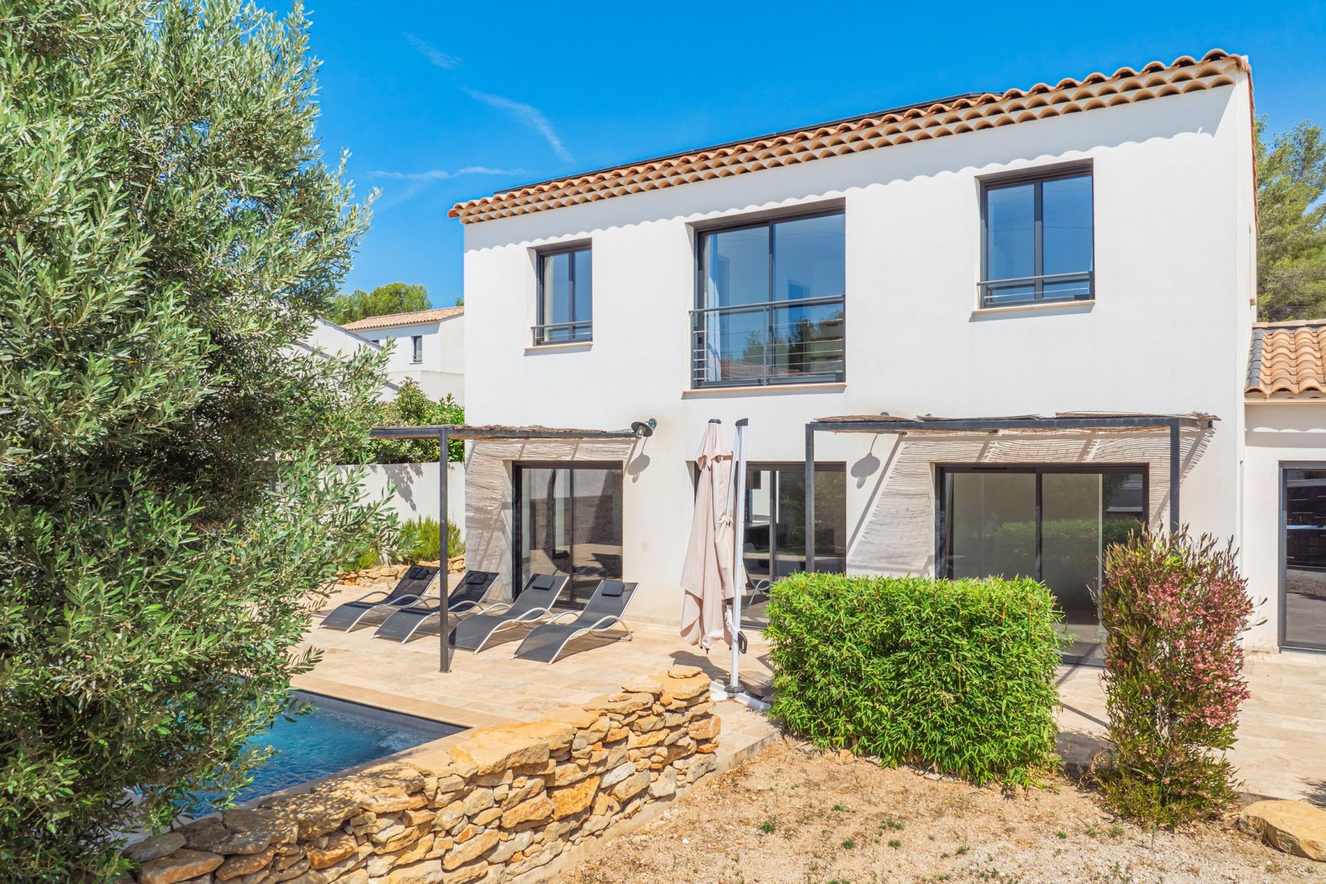 contemporary house 5 Rooms for sale on LA CIOTAT (13600)