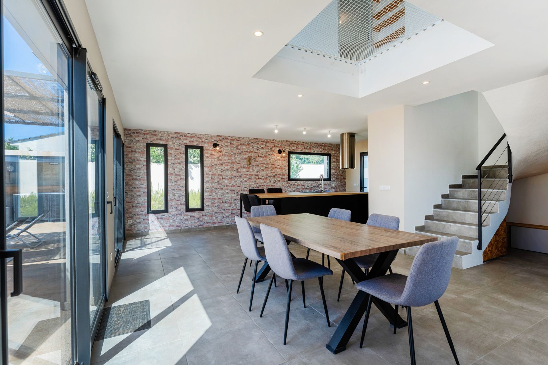 contemporary house 5 Rooms for sale on LA CIOTAT (13600)