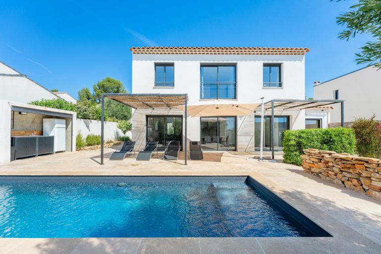contemporary house 5 Rooms for sale on LA CIOTAT (13600)