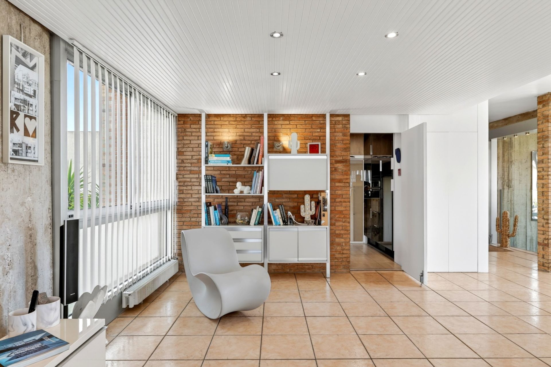 luxury house 6 Rooms for sale on MARSEILLE (13012)