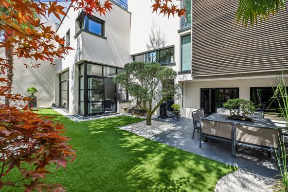 Sale Contemporary house Suresnes 6&nbsp;Rooms 208&nbsp;m²