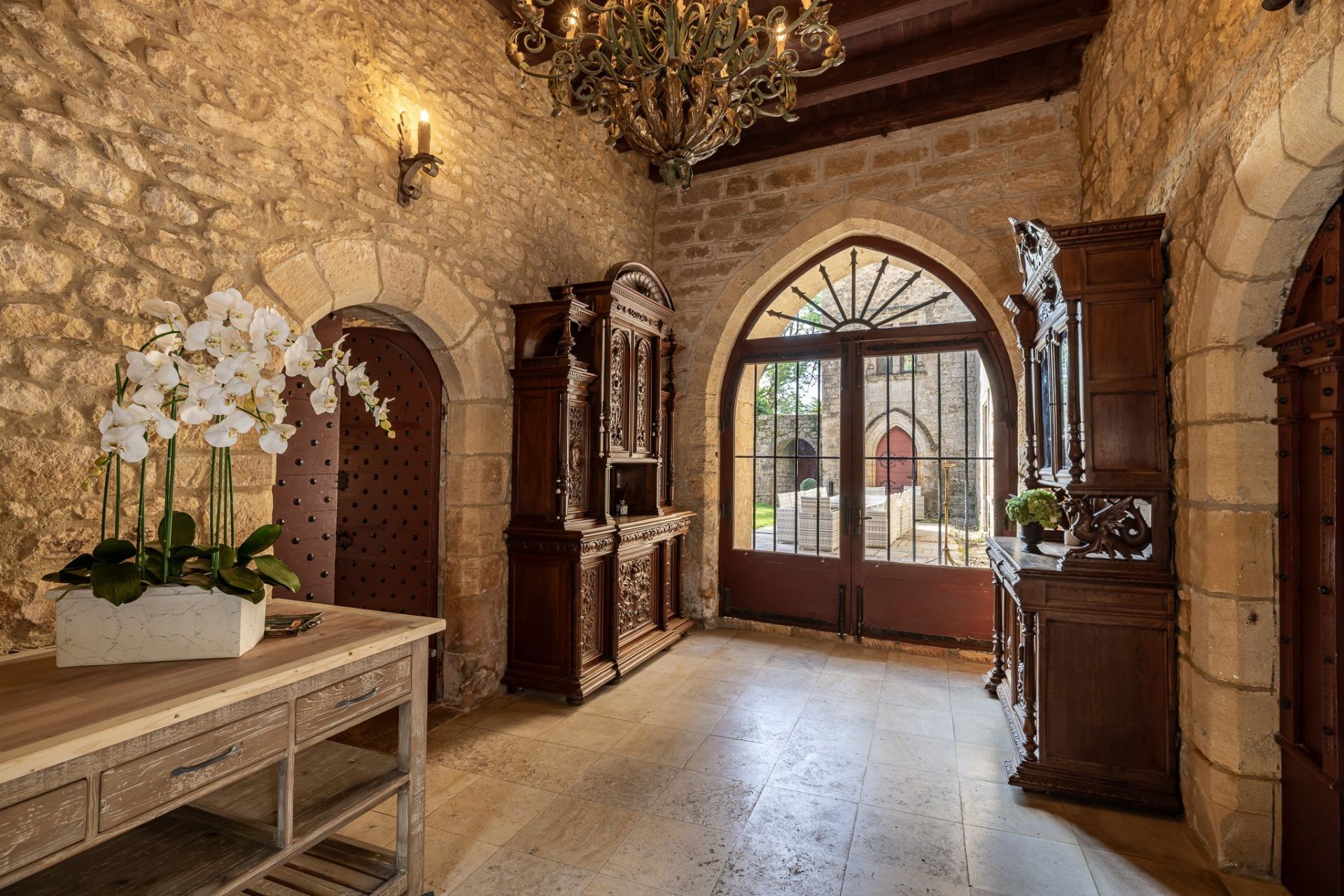 castle 32 Rooms for sale on SARLAT LA CANEDA (24200)