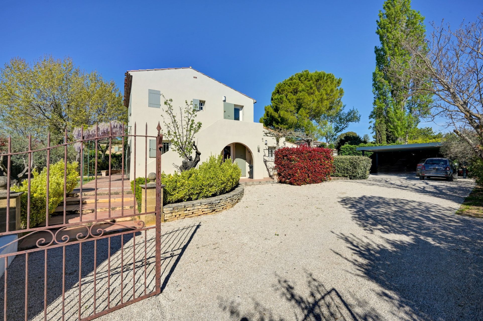 luxury house 8 Rooms for sale on AIX EN PROVENCE (13100)
